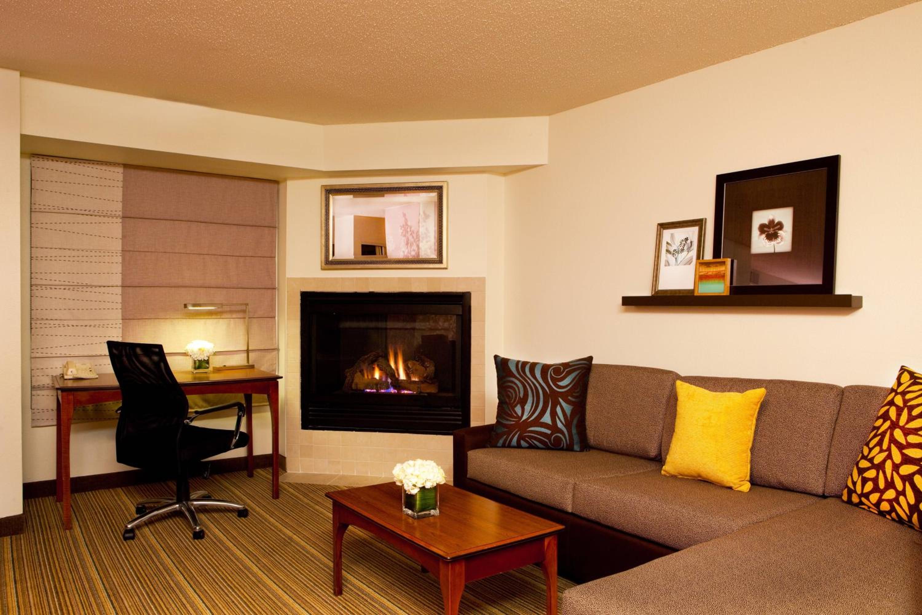 King Studio with Sofa Bed and Fireplace photo 1