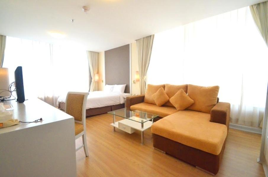Corner Suite photo 3
