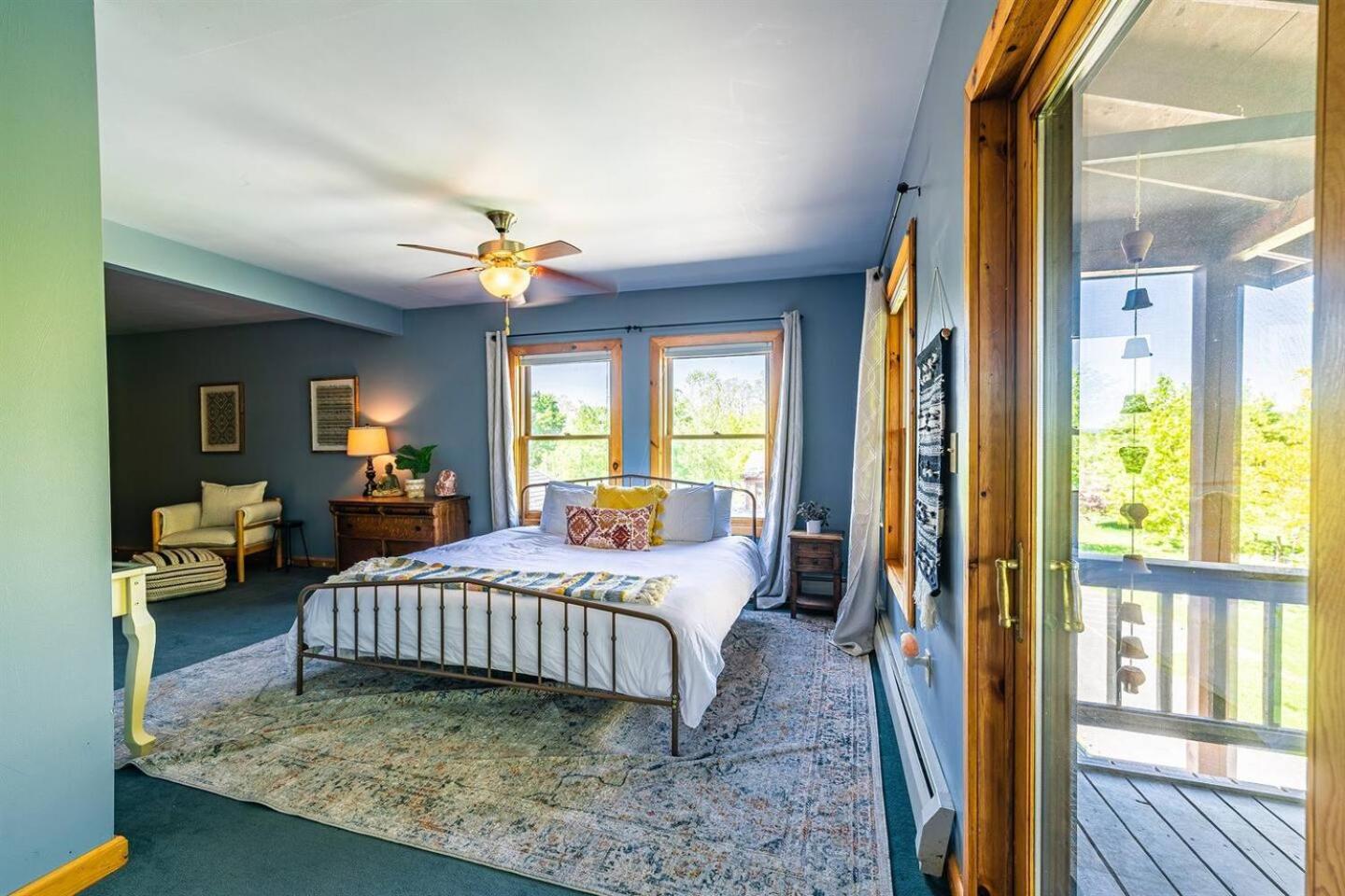 King Room with Balcony photo 2