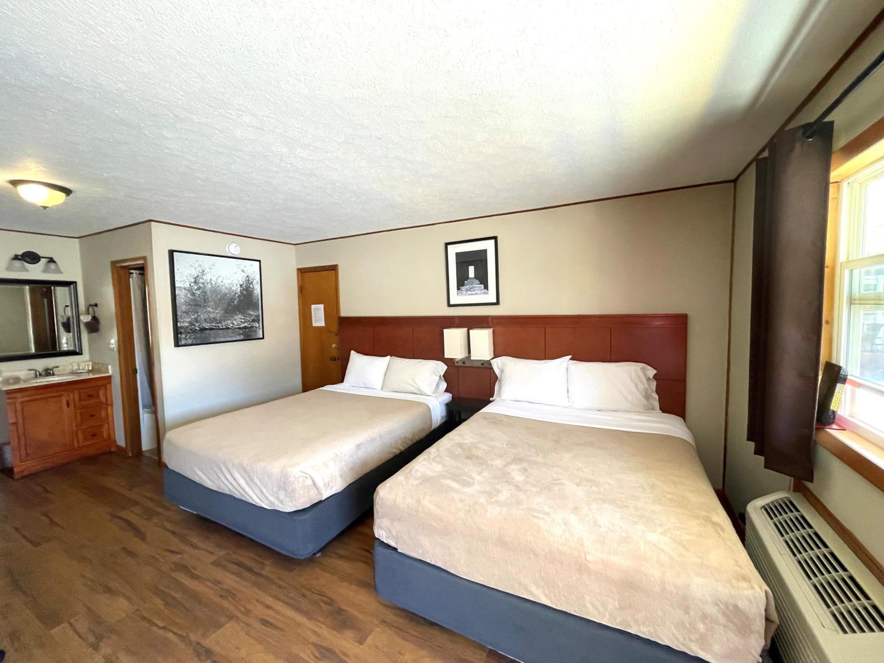 Queen Room with Pool View photo 3