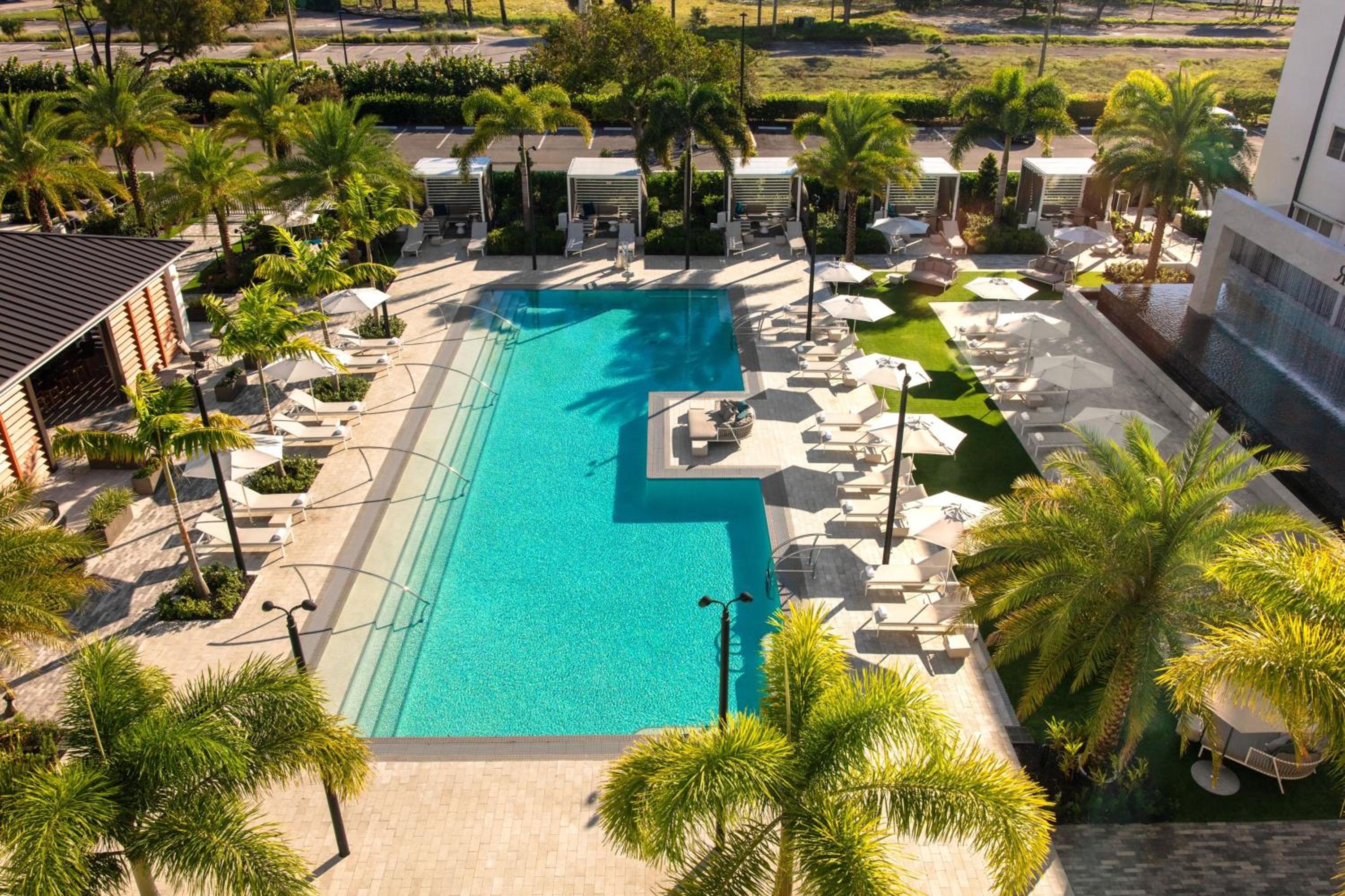 Queen Room with Two Queen Beds and Pool View - Photo 6