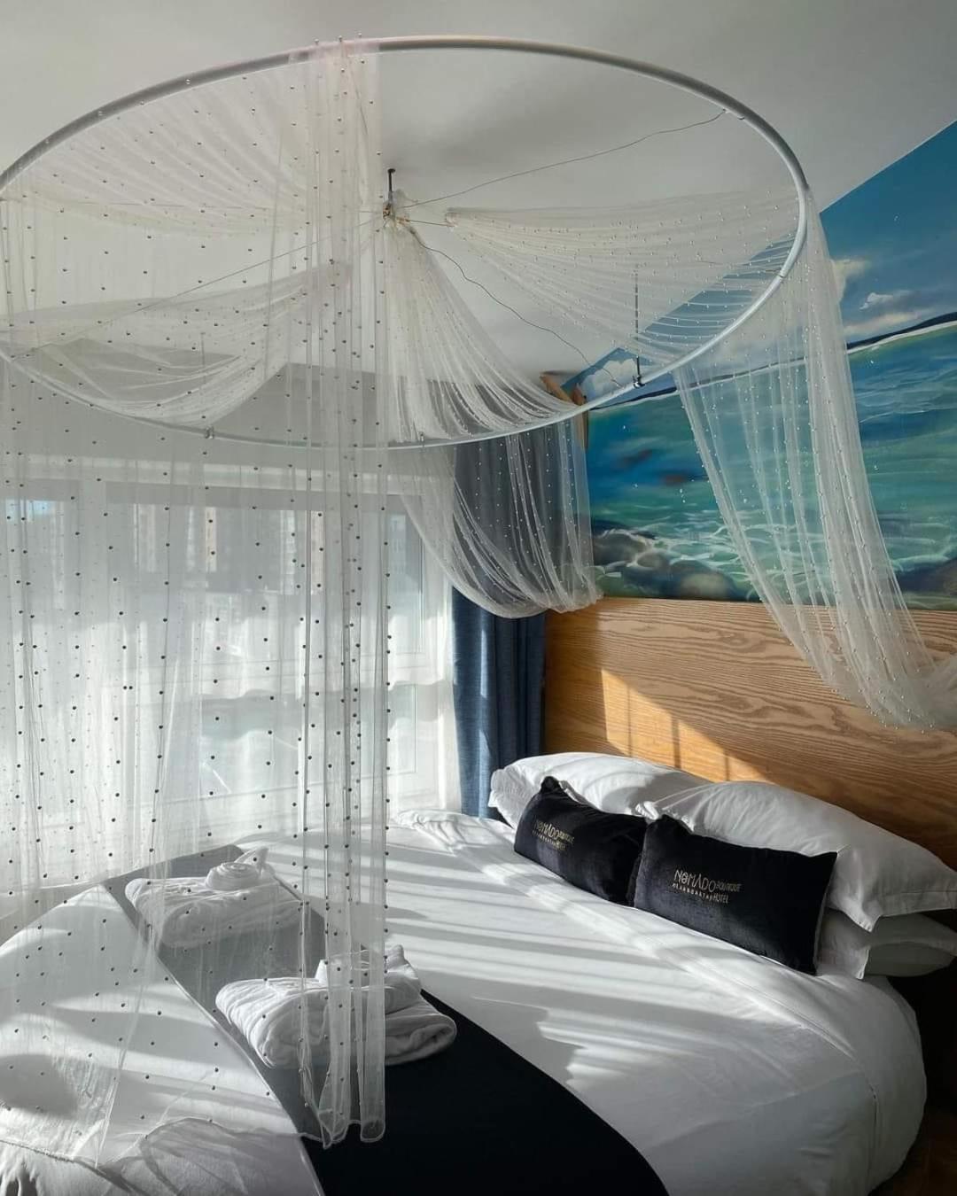 Suite with Hot Tub - Photo 20