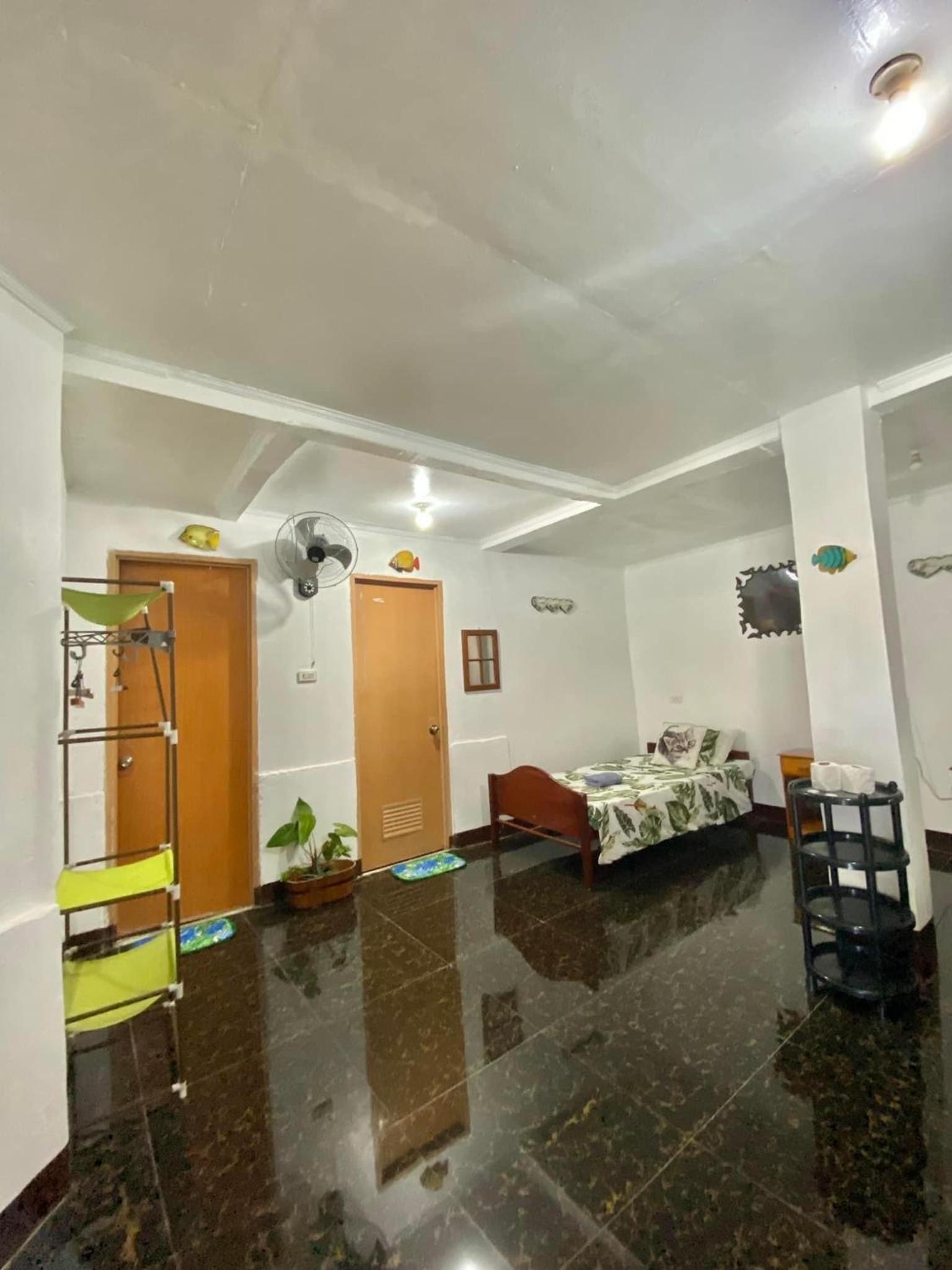 One-Bedroom House photo 2