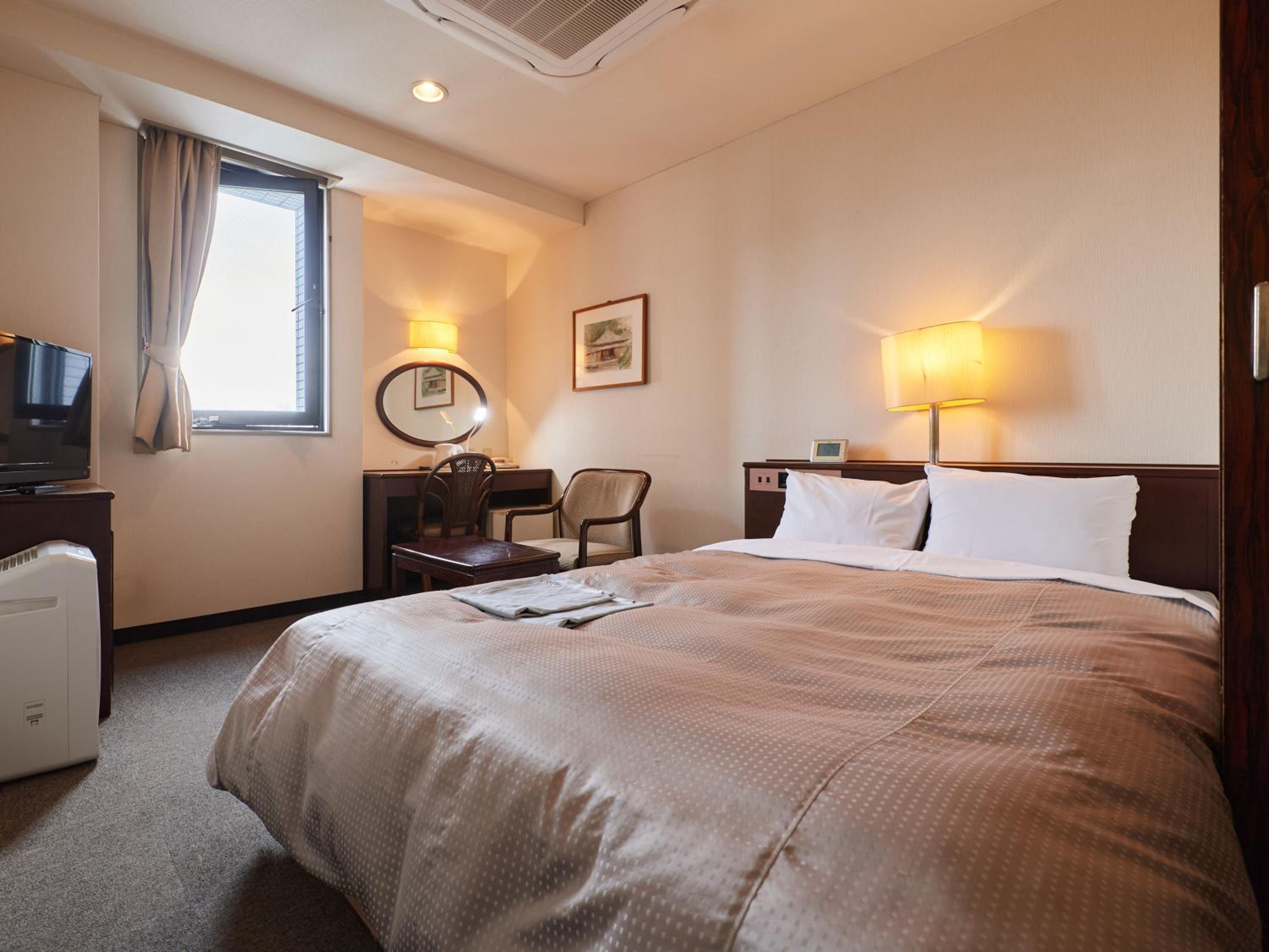 Double Room - Non-Smoking - Photo 1