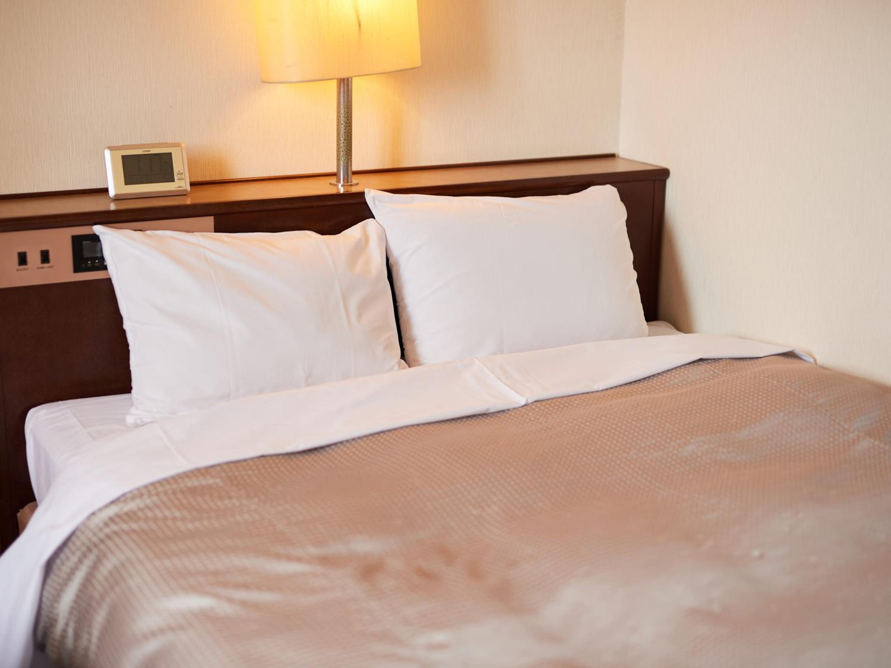 Double Room - Non-Smoking - Photo 12