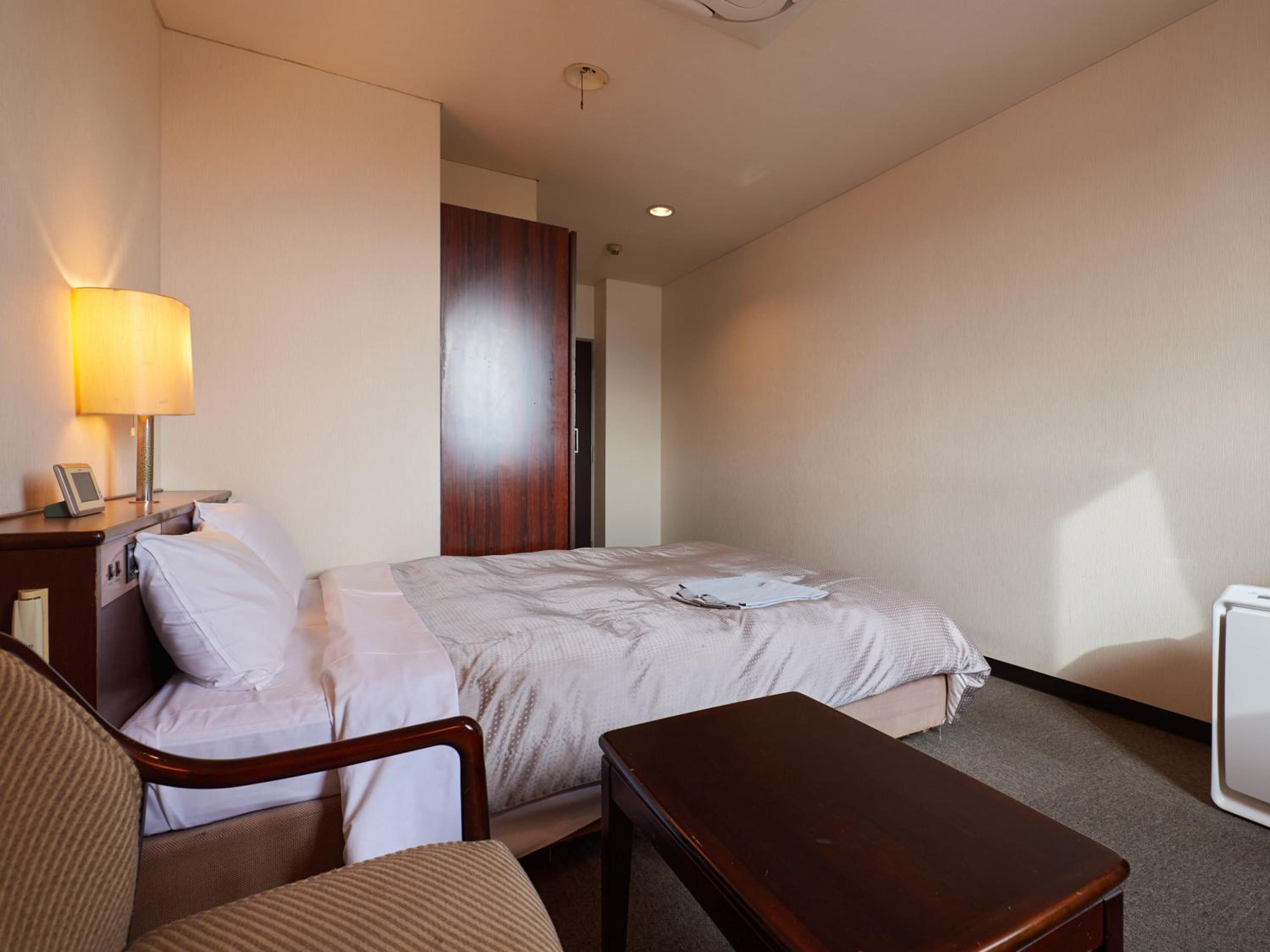 Double Room - Non-Smoking - Photo 13