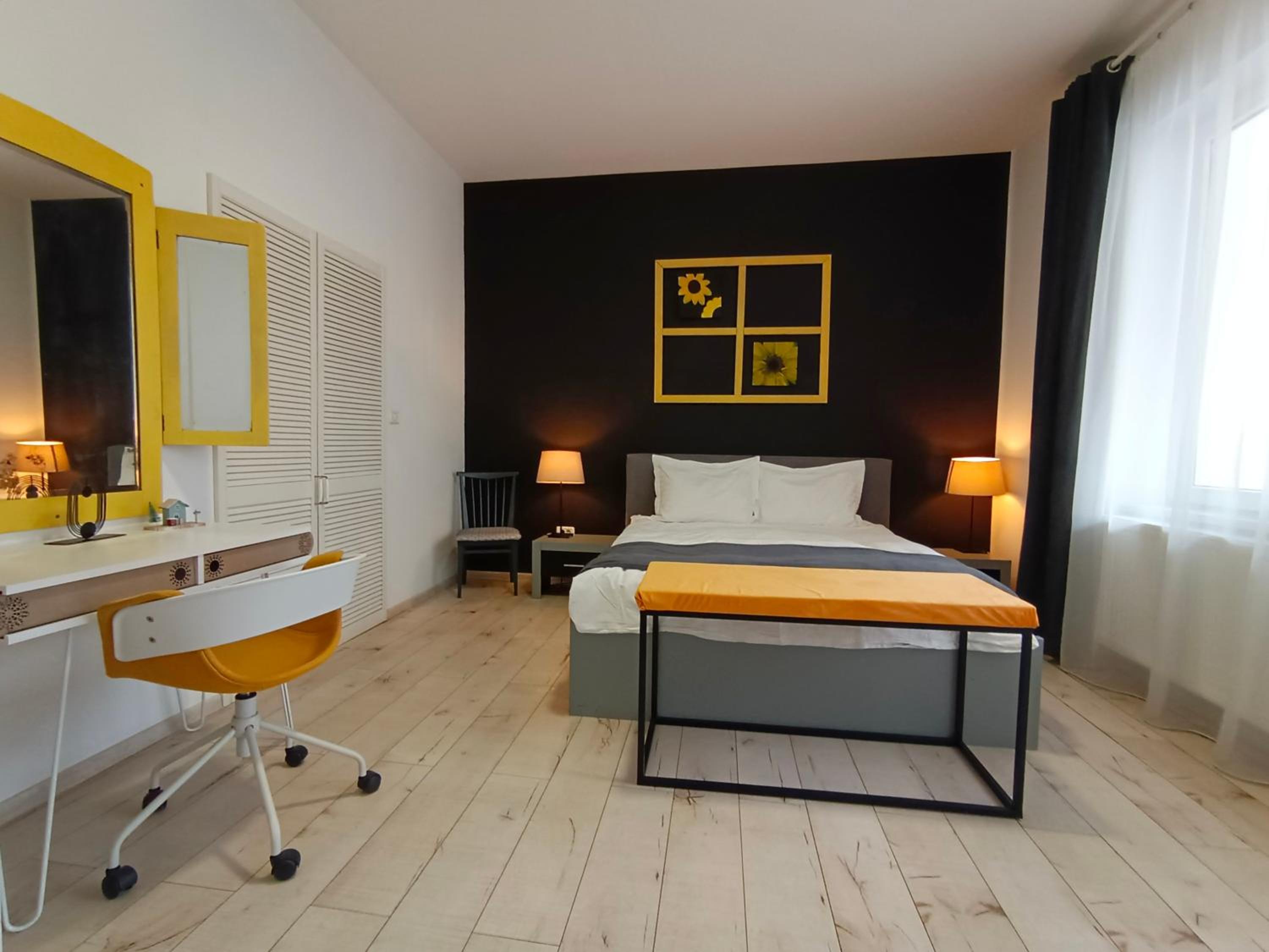 Apartment with Terrace - Photo 1