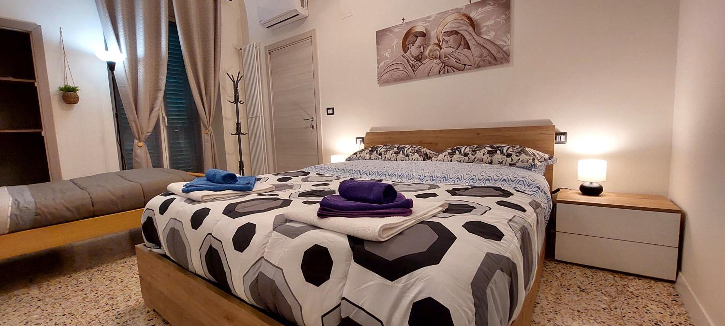One-Bedroom Apartment photo 1