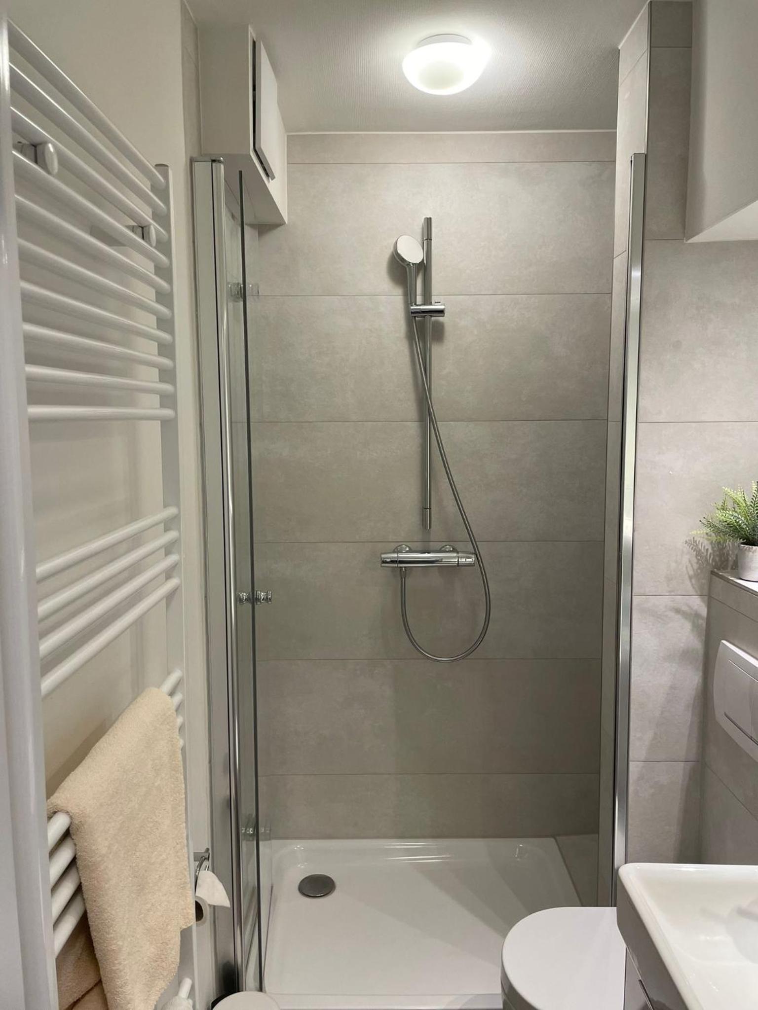 Double Room Business