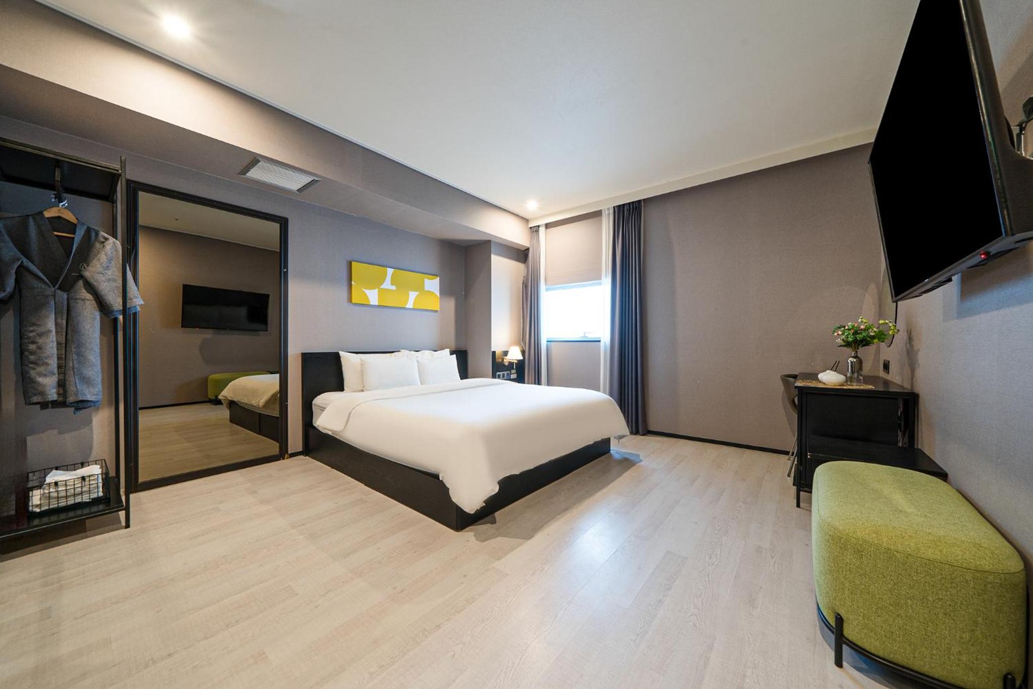 Deluxe Double Room - Photo 1