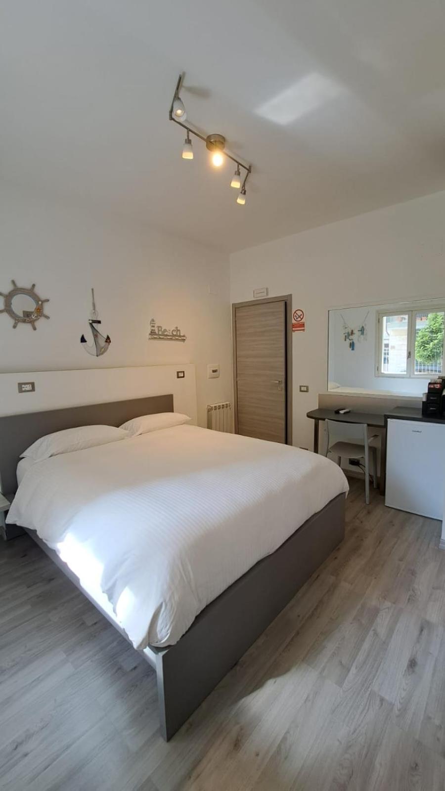 Queen Room with Spa Bath photo 1