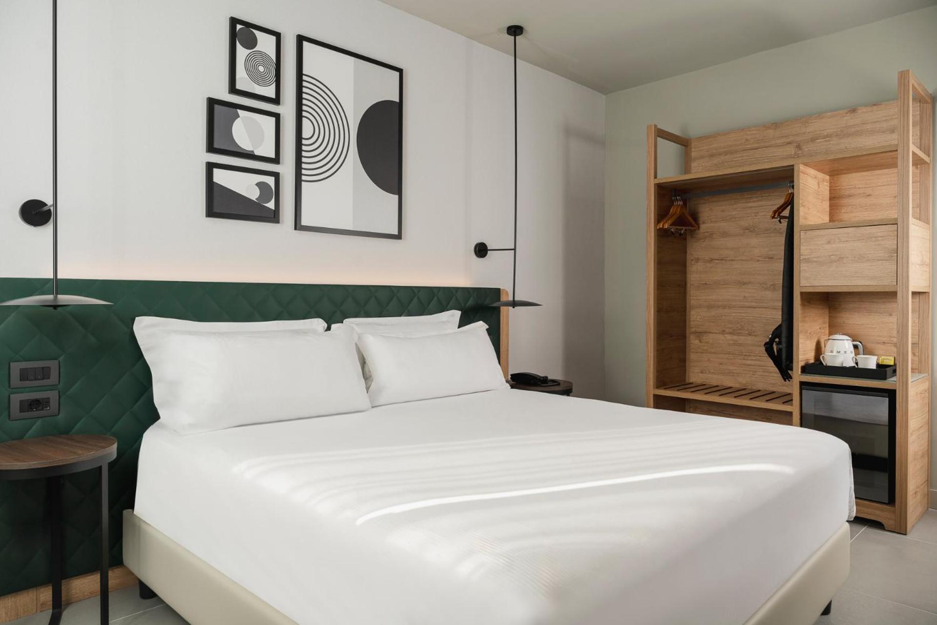 Two-Bedroom King Suite thumbnail 5