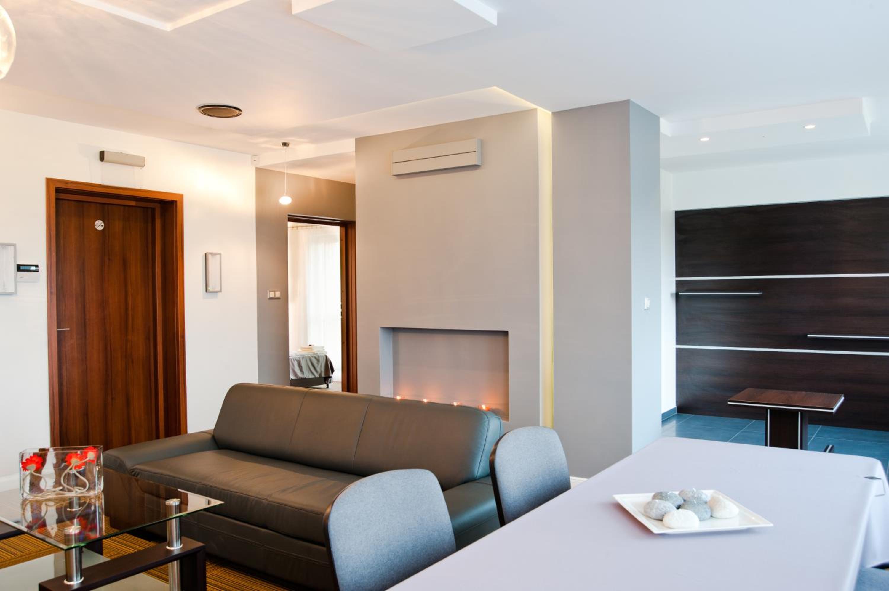 Two-Bedroom Apartment - Photo 5