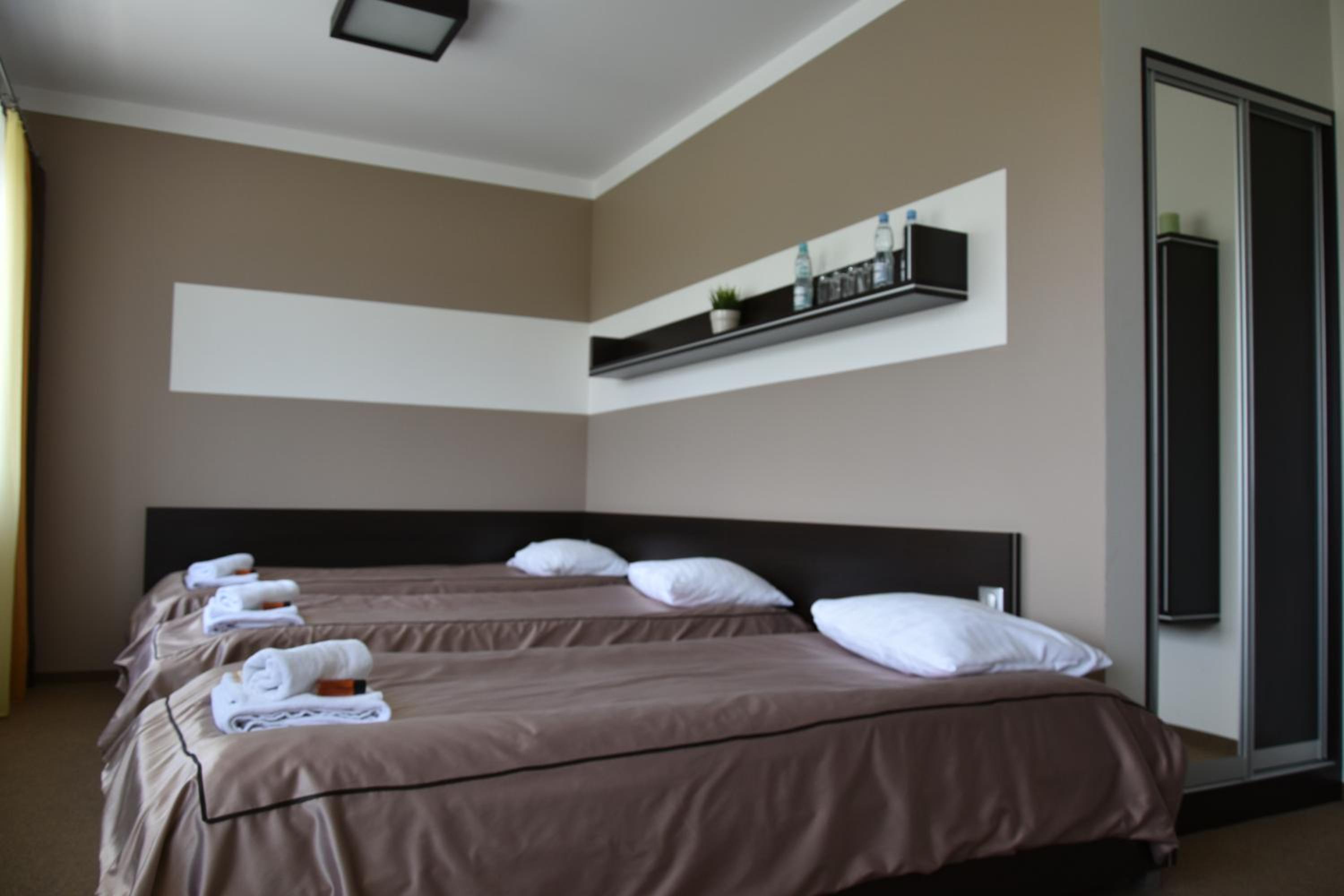 Quadruple Room - Photo 1