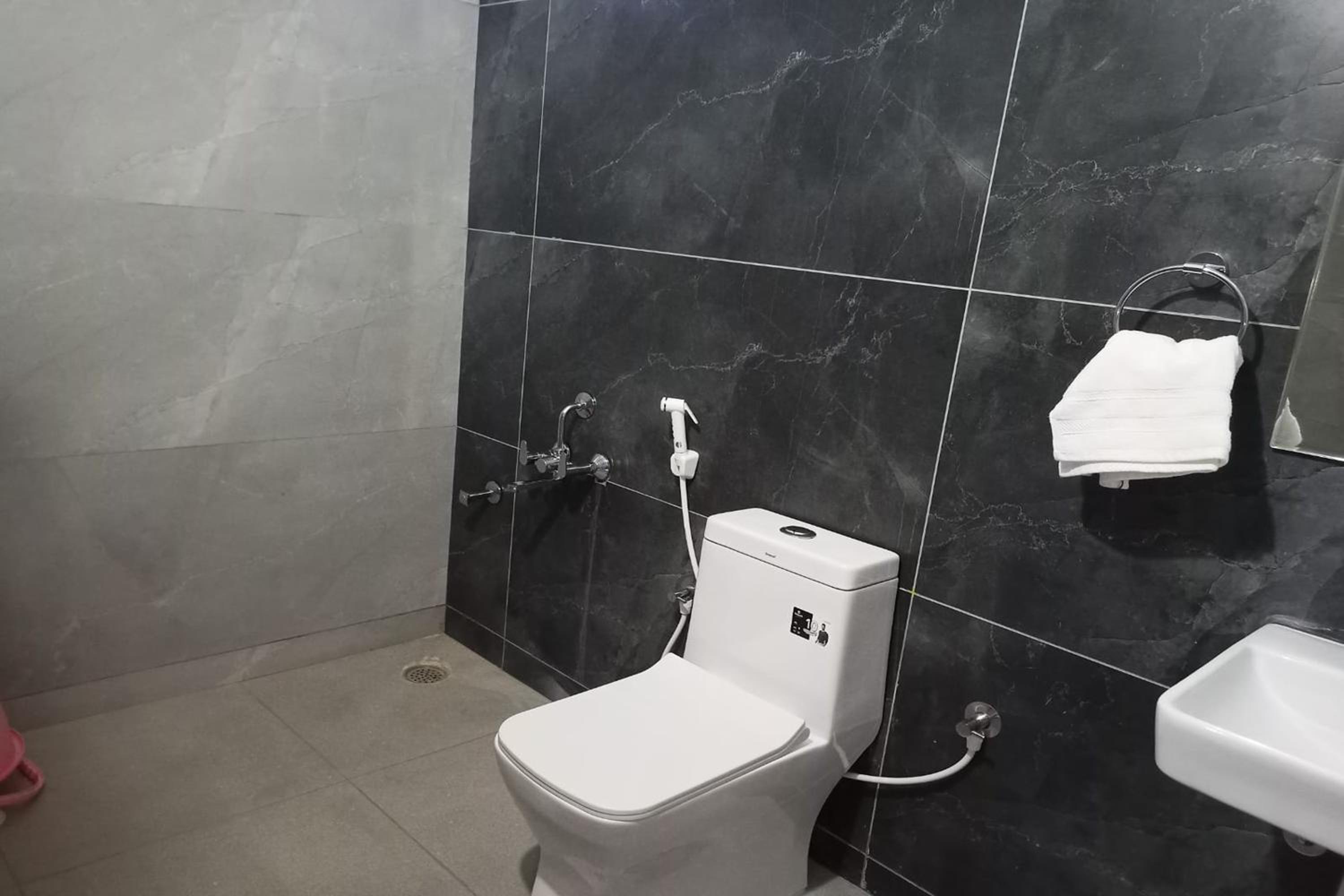 Suite - Photo 2