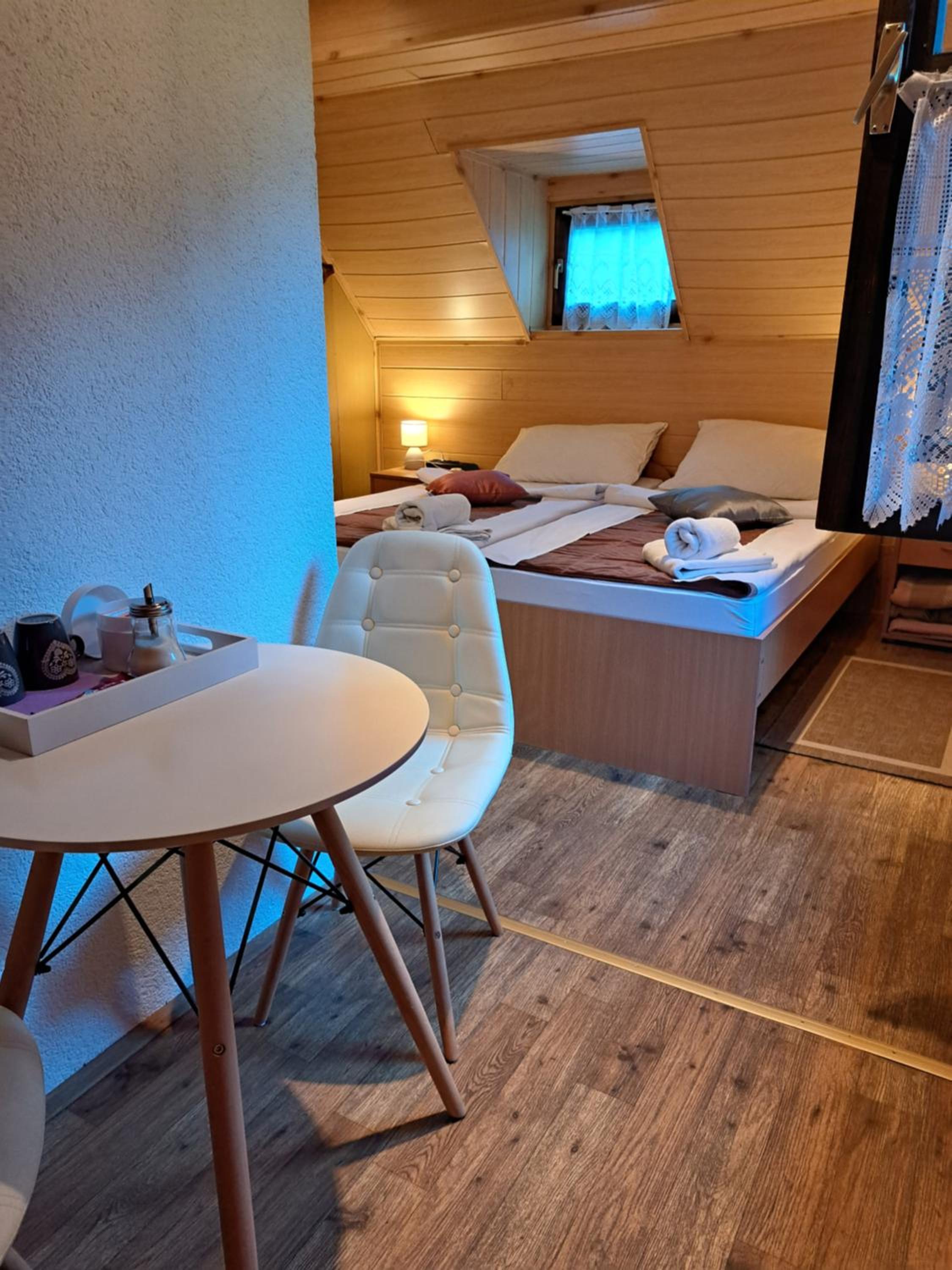 Double Room - Photo 4