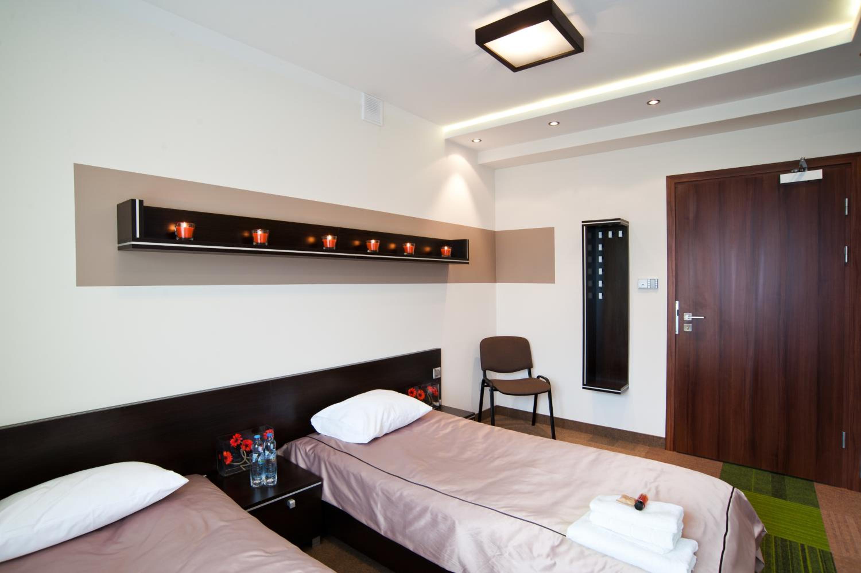 Standard Double or Twin Room - Photo 4