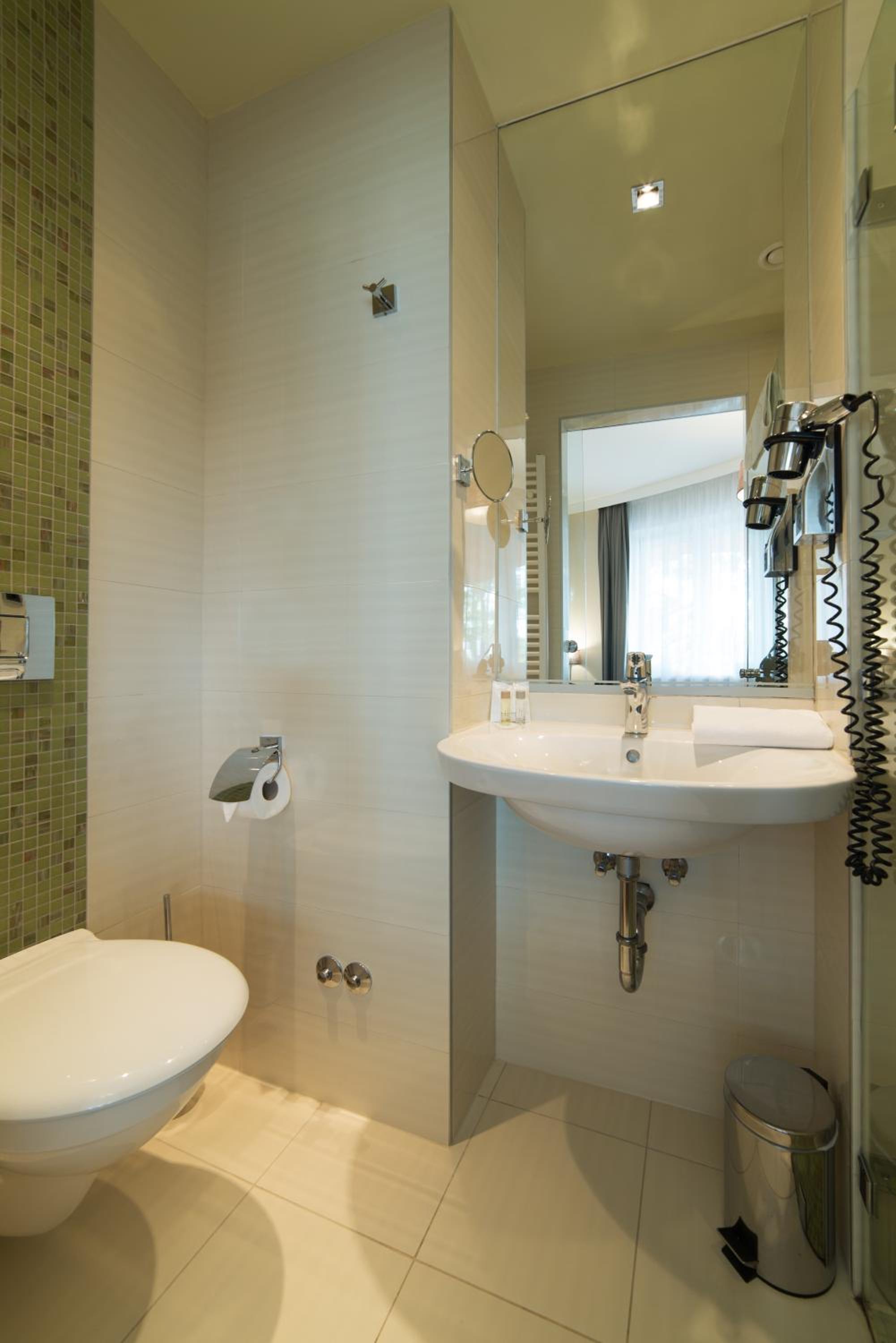 Economy Single Room  with Wellness Access photo 3