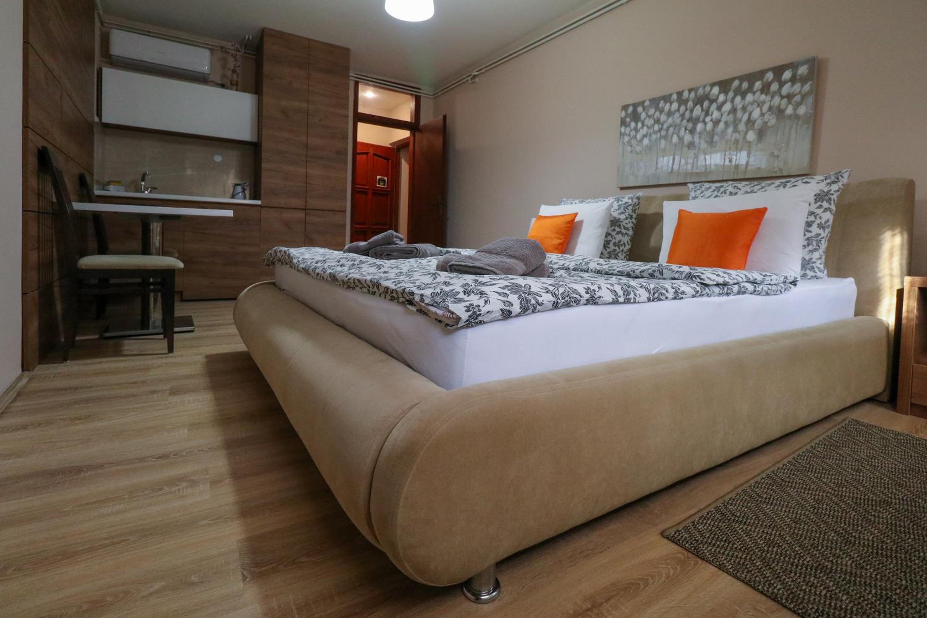 Studio Apartment photo 3