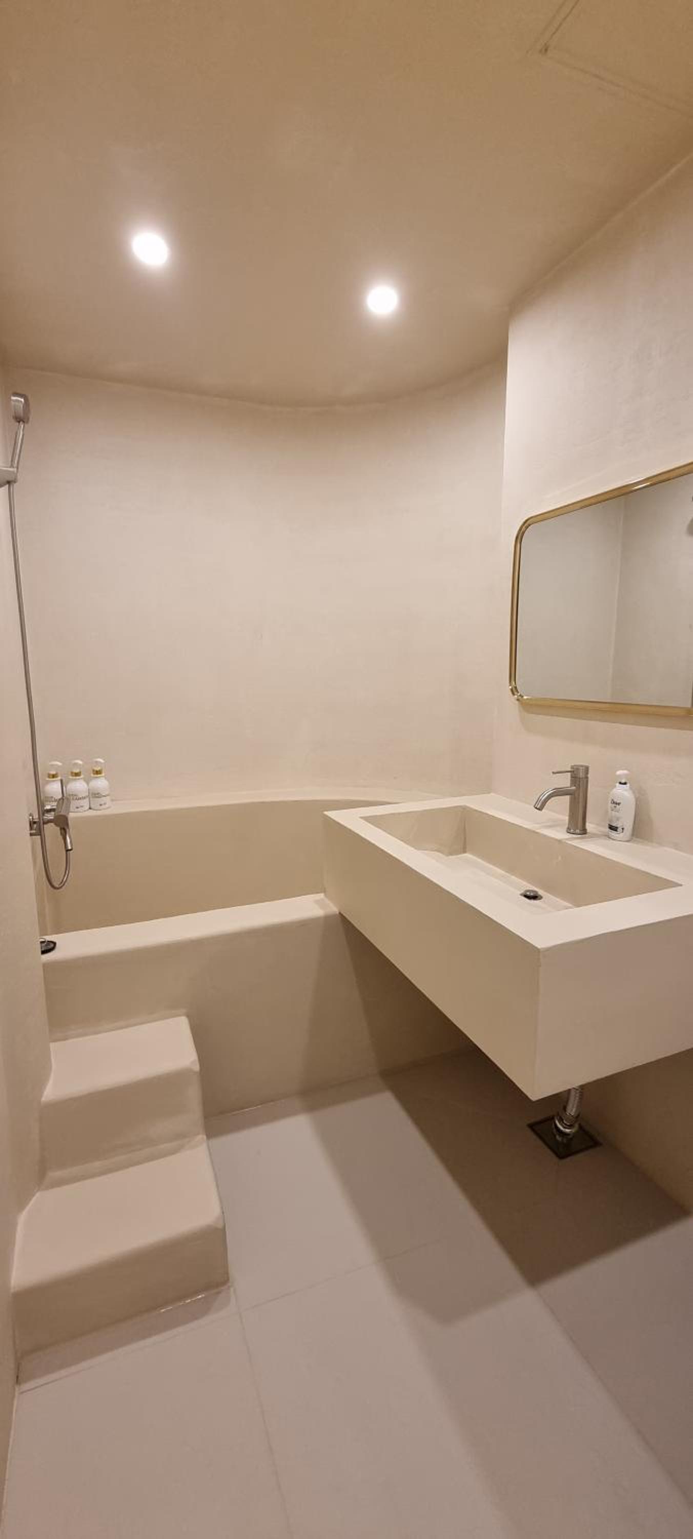 STAY D(402)  with BATHTUB 12PY photo 2