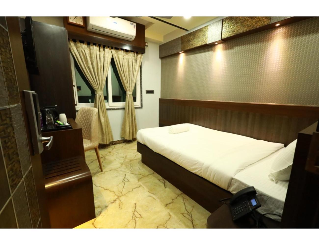 Deluxe Single Room