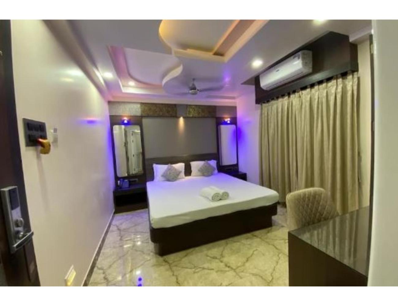 Large Double Room photo 2