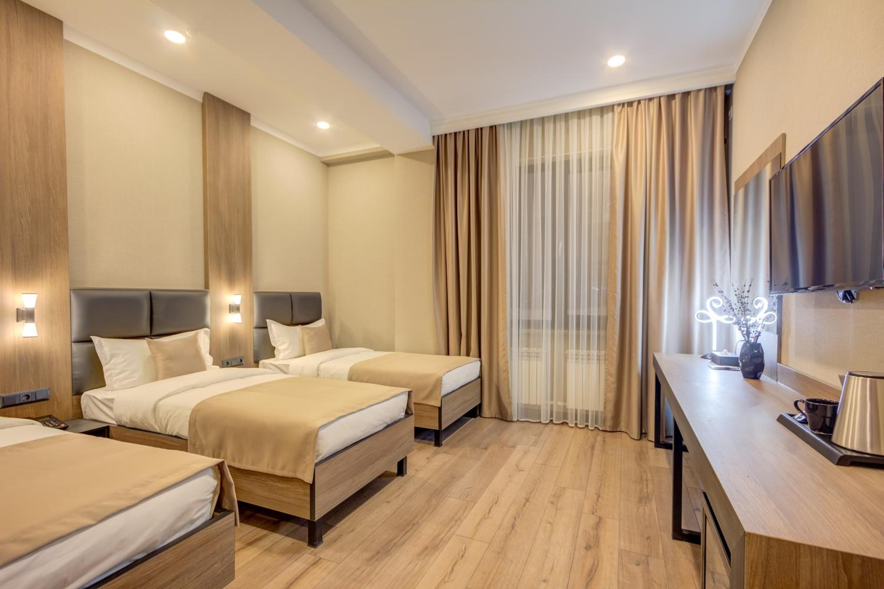 Standard Triple Room - Photo 4