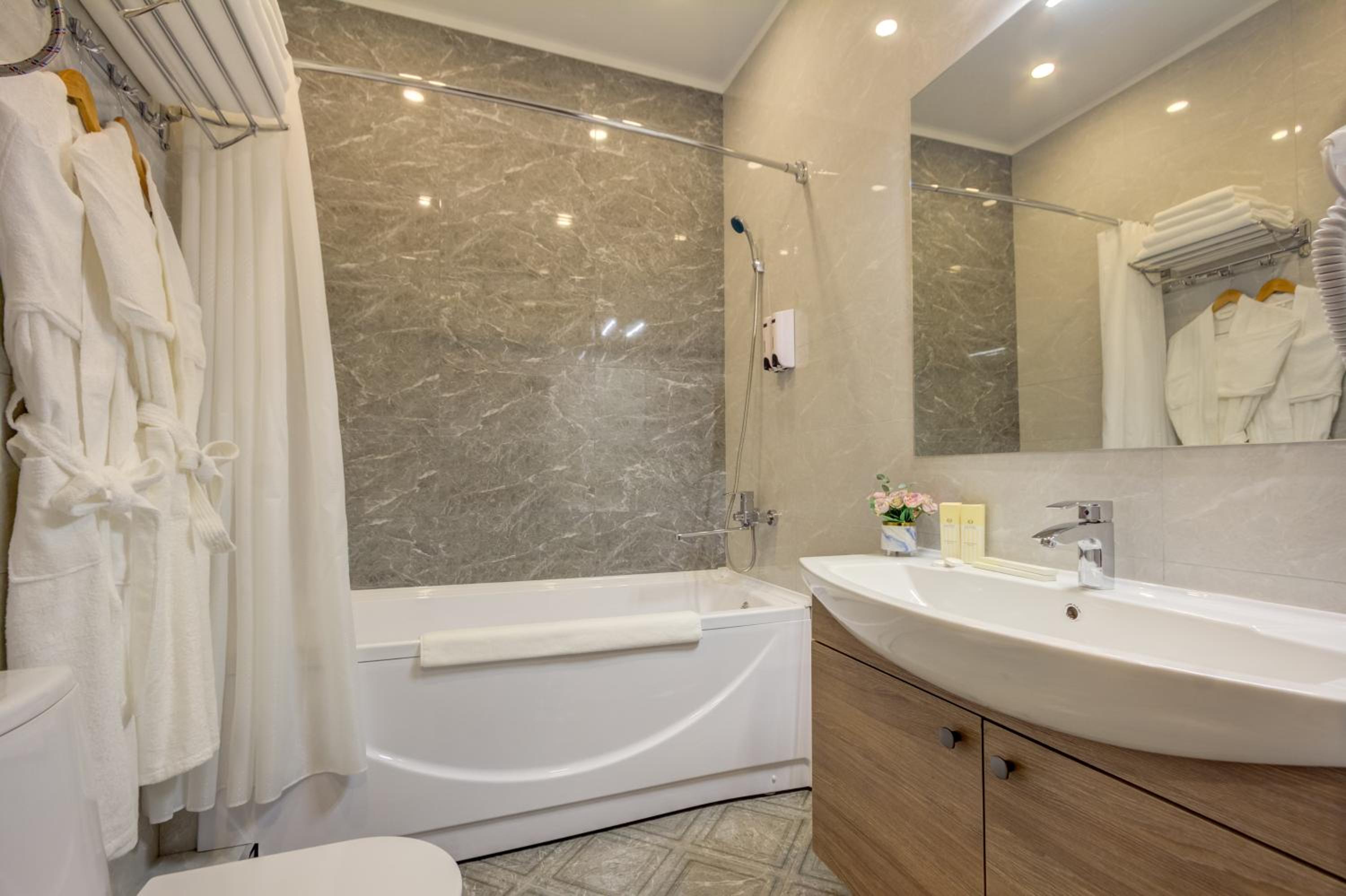 Standard Triple Room - Photo 3