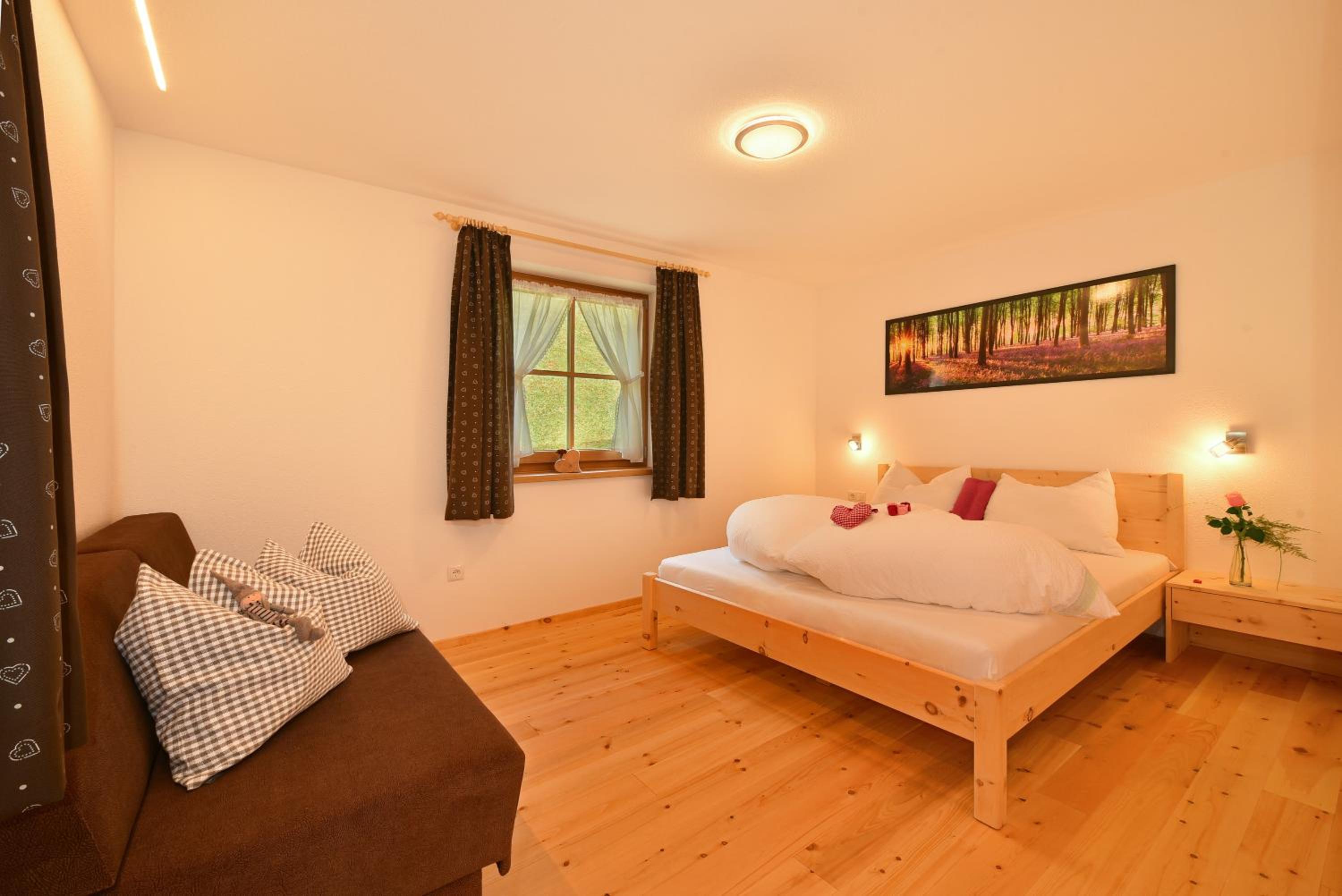 Two-Bedroom Deluxe Apartment with Garden View photo 2