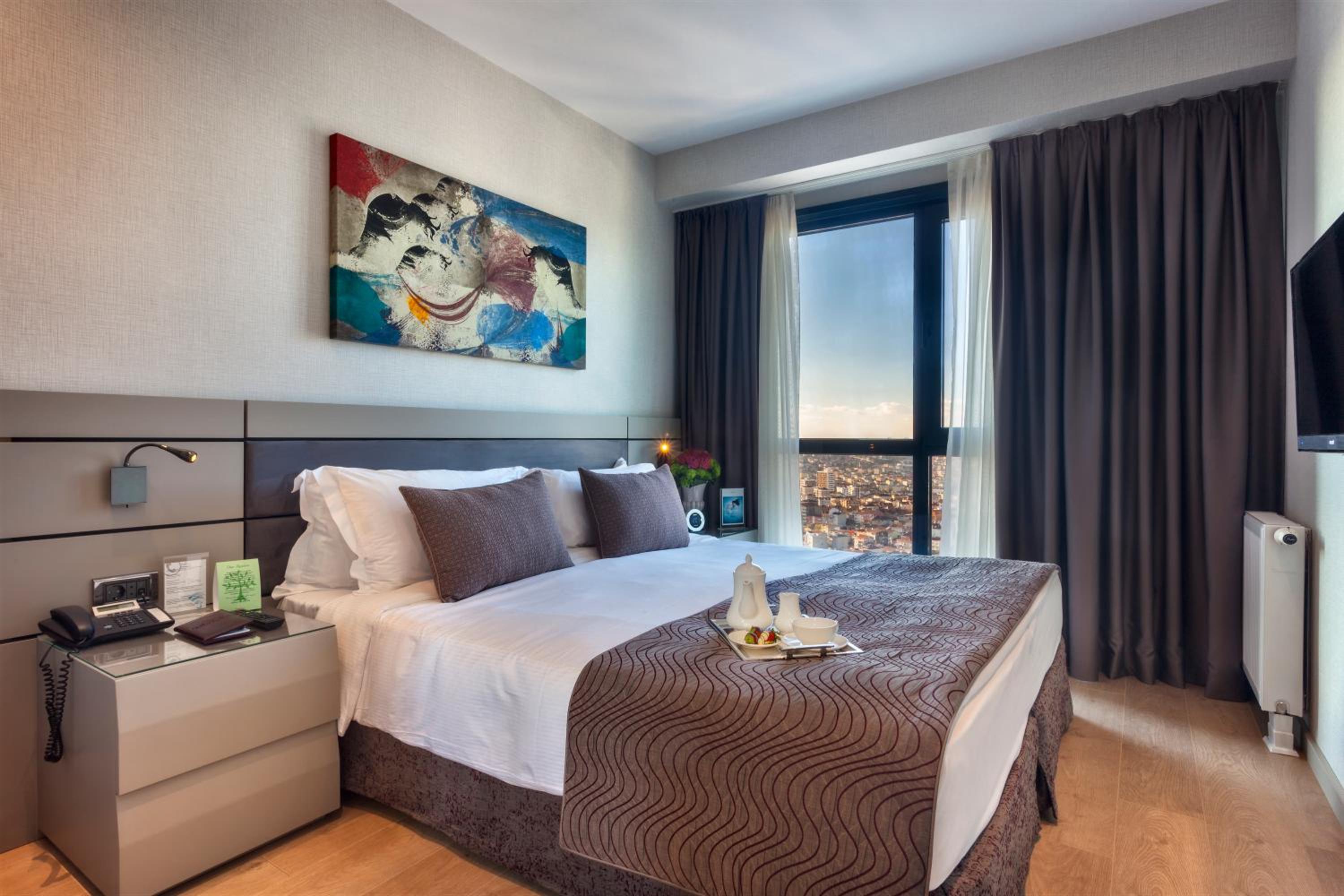 Three-Bedroom Suite photo 3