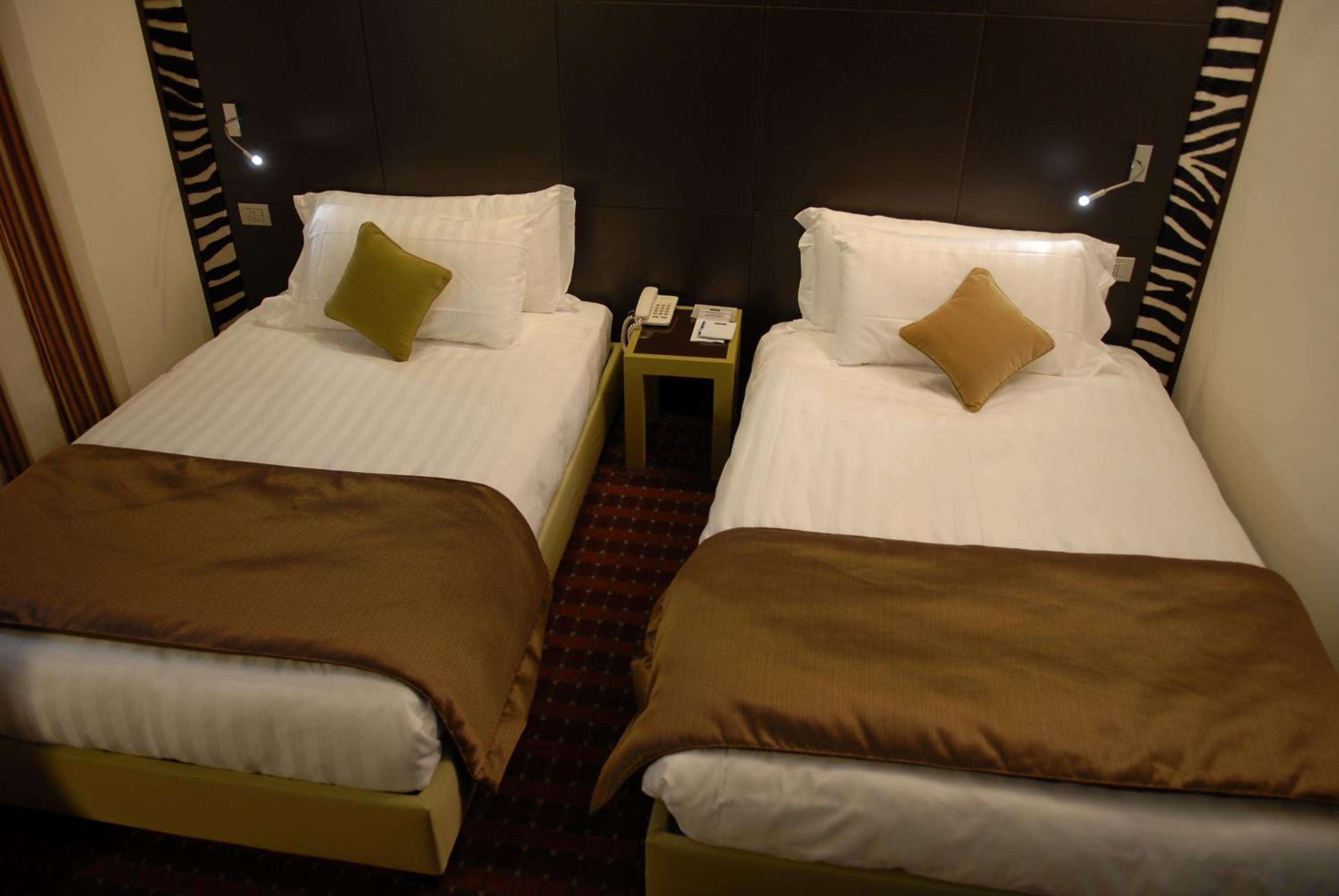 Superior Twin Room - Photo 4