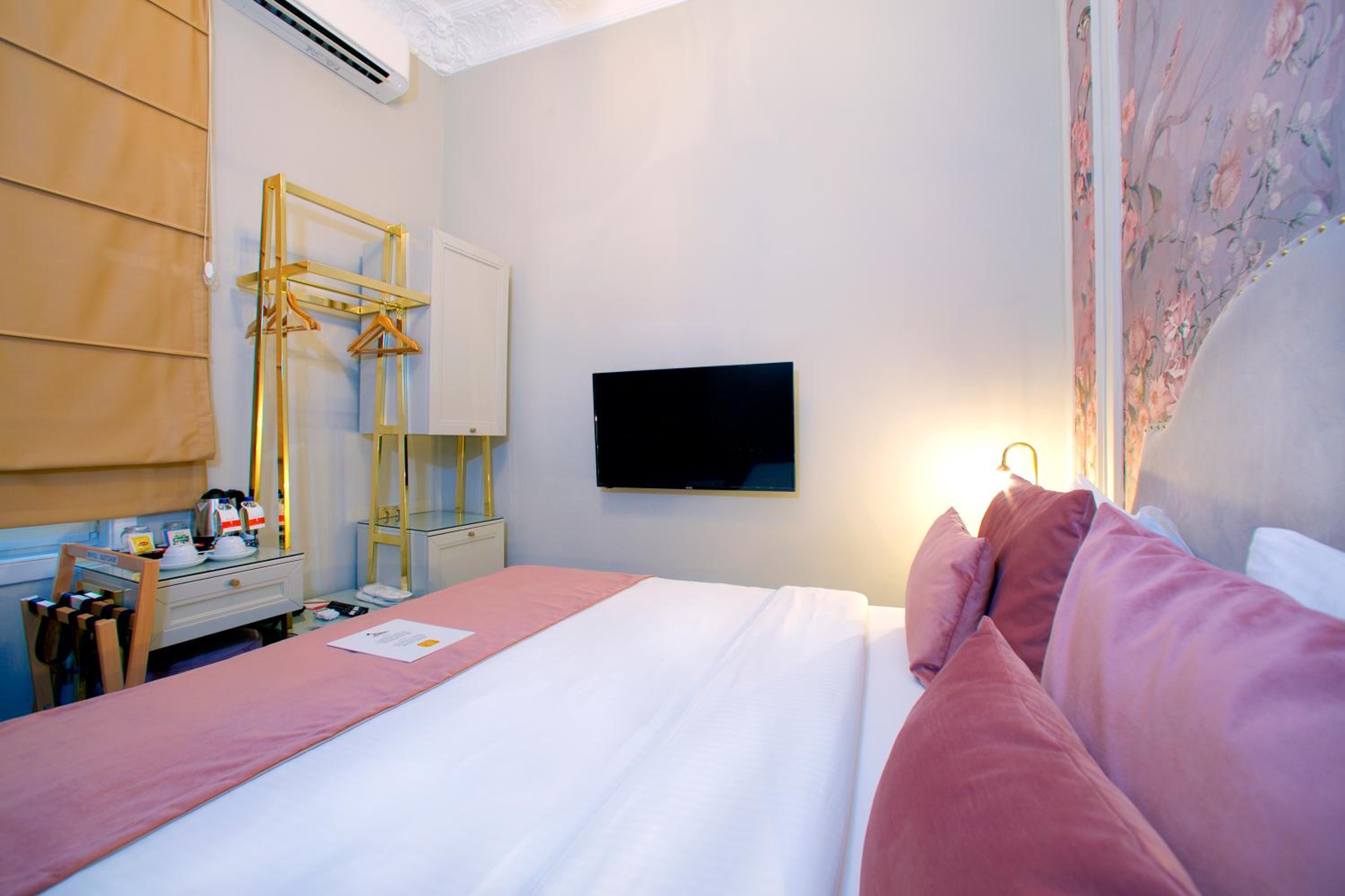 Small Double Room photo 3