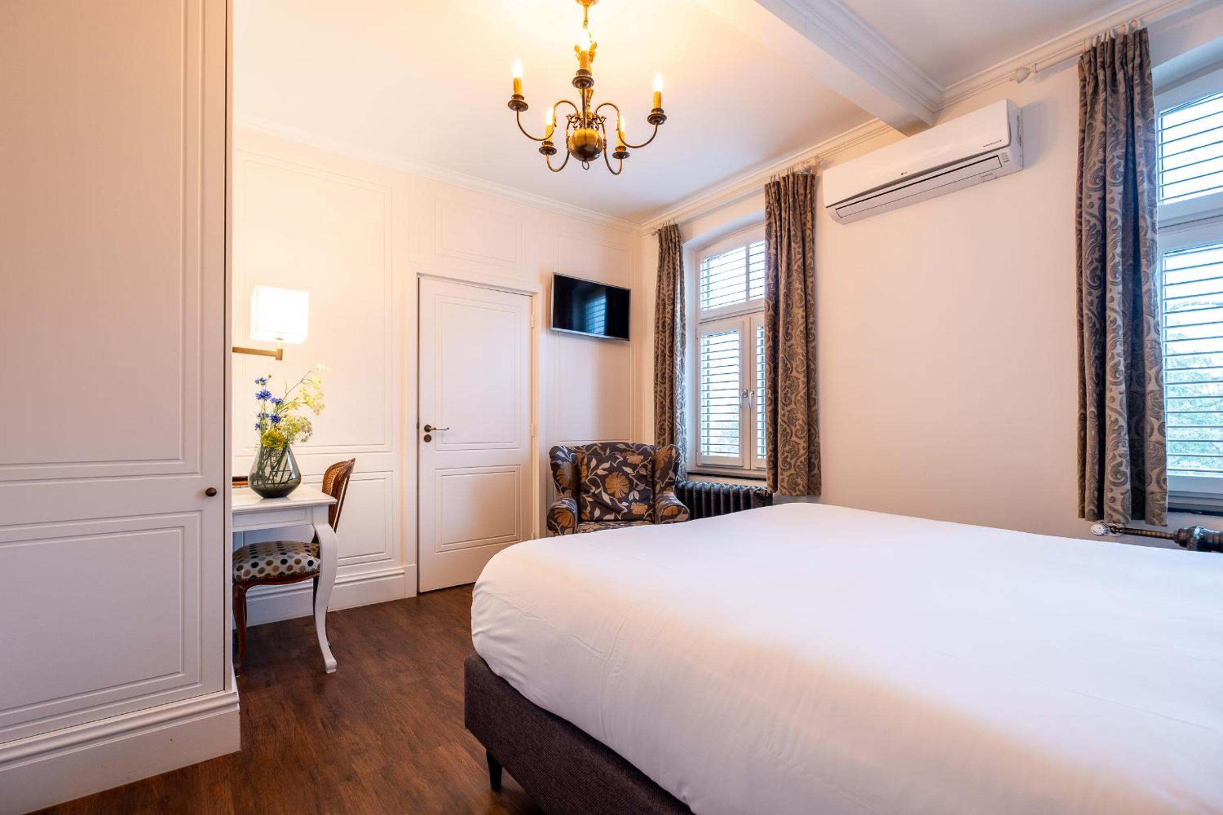 Double Room with Private Bathroom - Photo 6