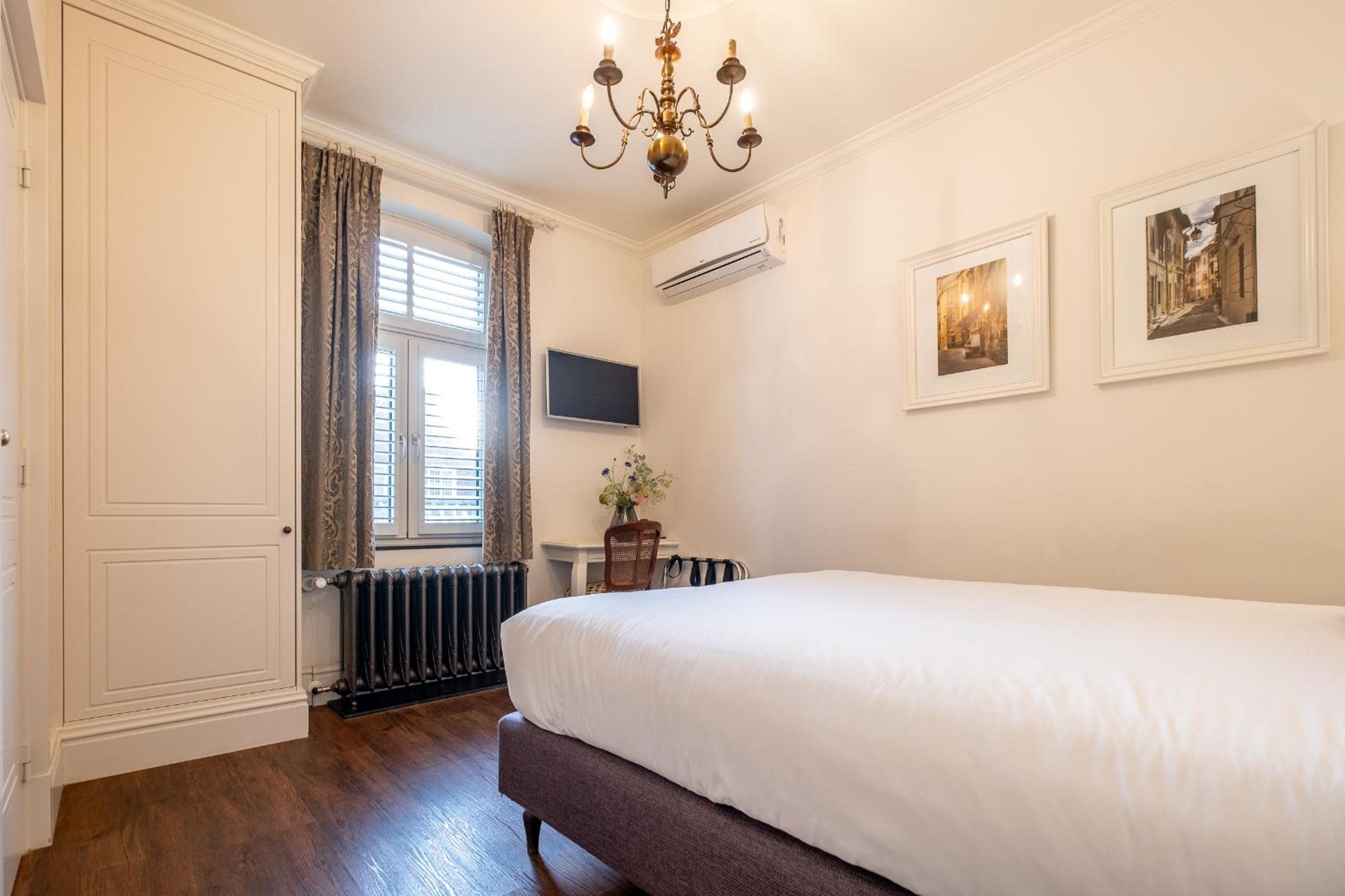 Standard Double Room with Private Bathroom photo 3