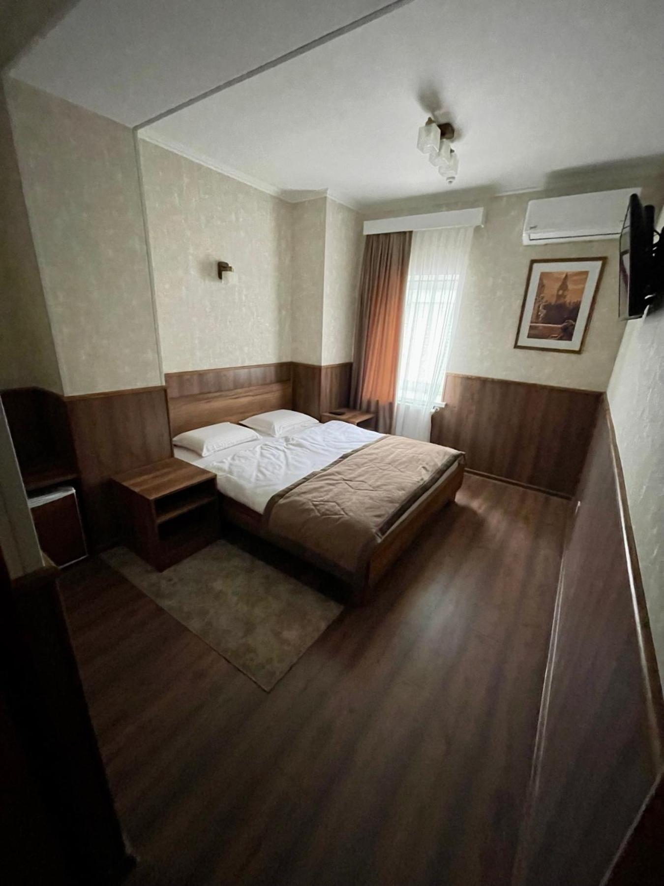 One-Bedroom Suite photo 1