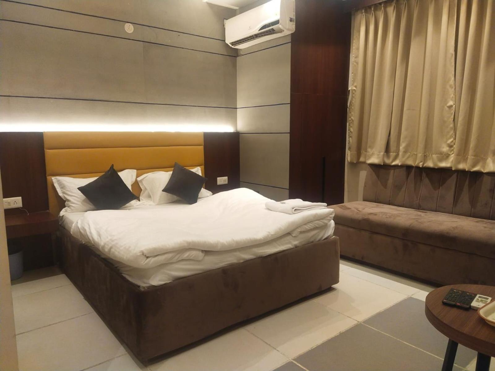 Deluxe Double Room photo 3
