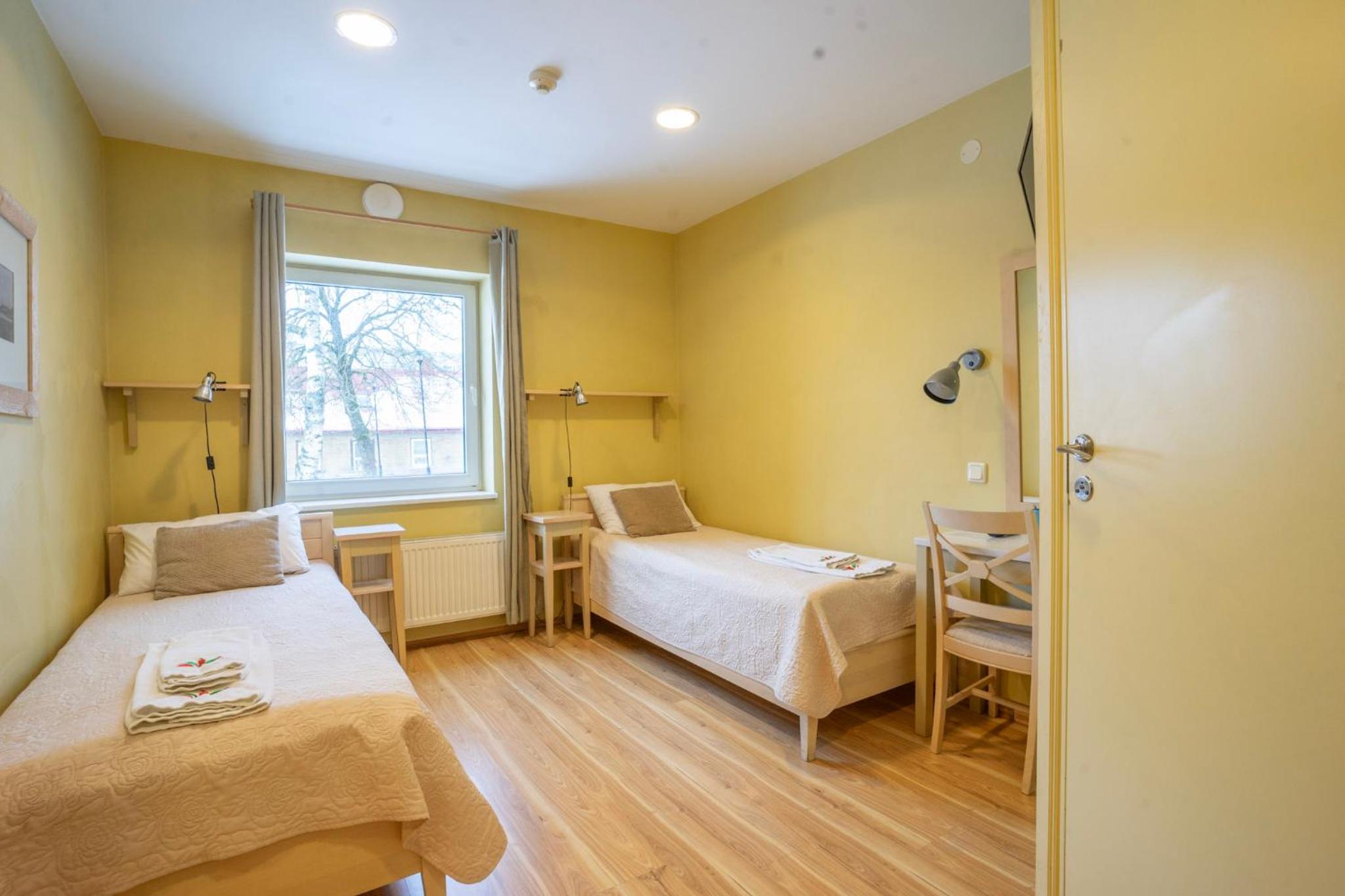 Standard Twin Room - Photo 1