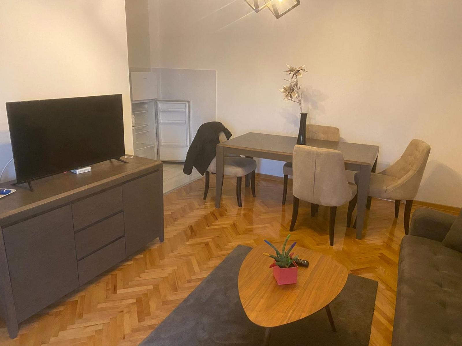 One-Bedroom Apartment photo 3