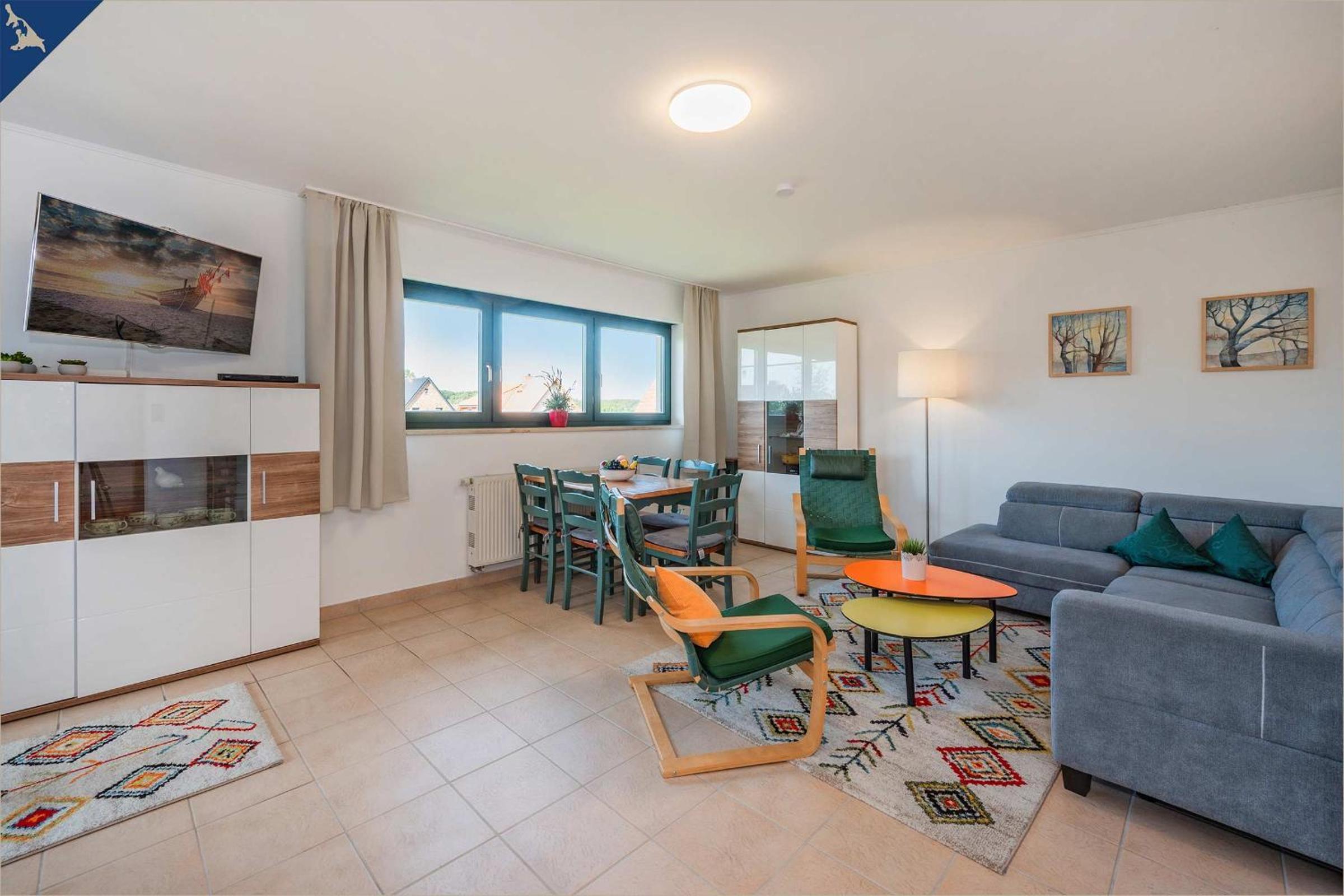 Apartment with Balcony photo 1