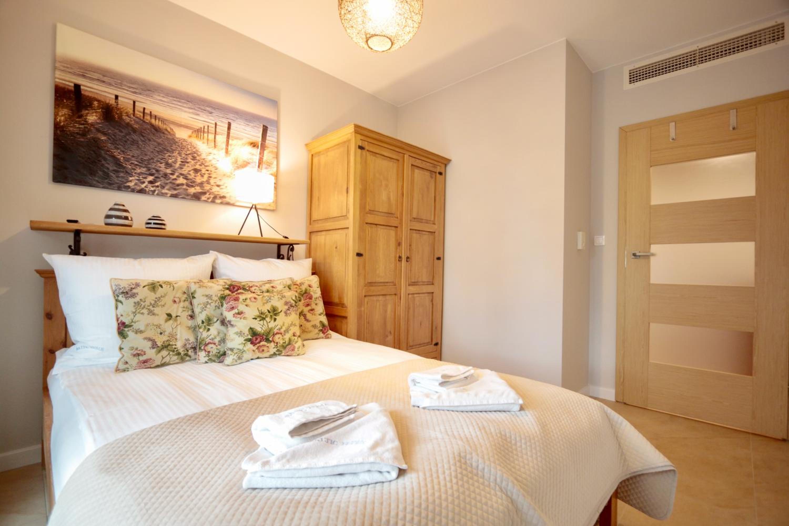 One-Bedroom Apartment with Balcony photo 1