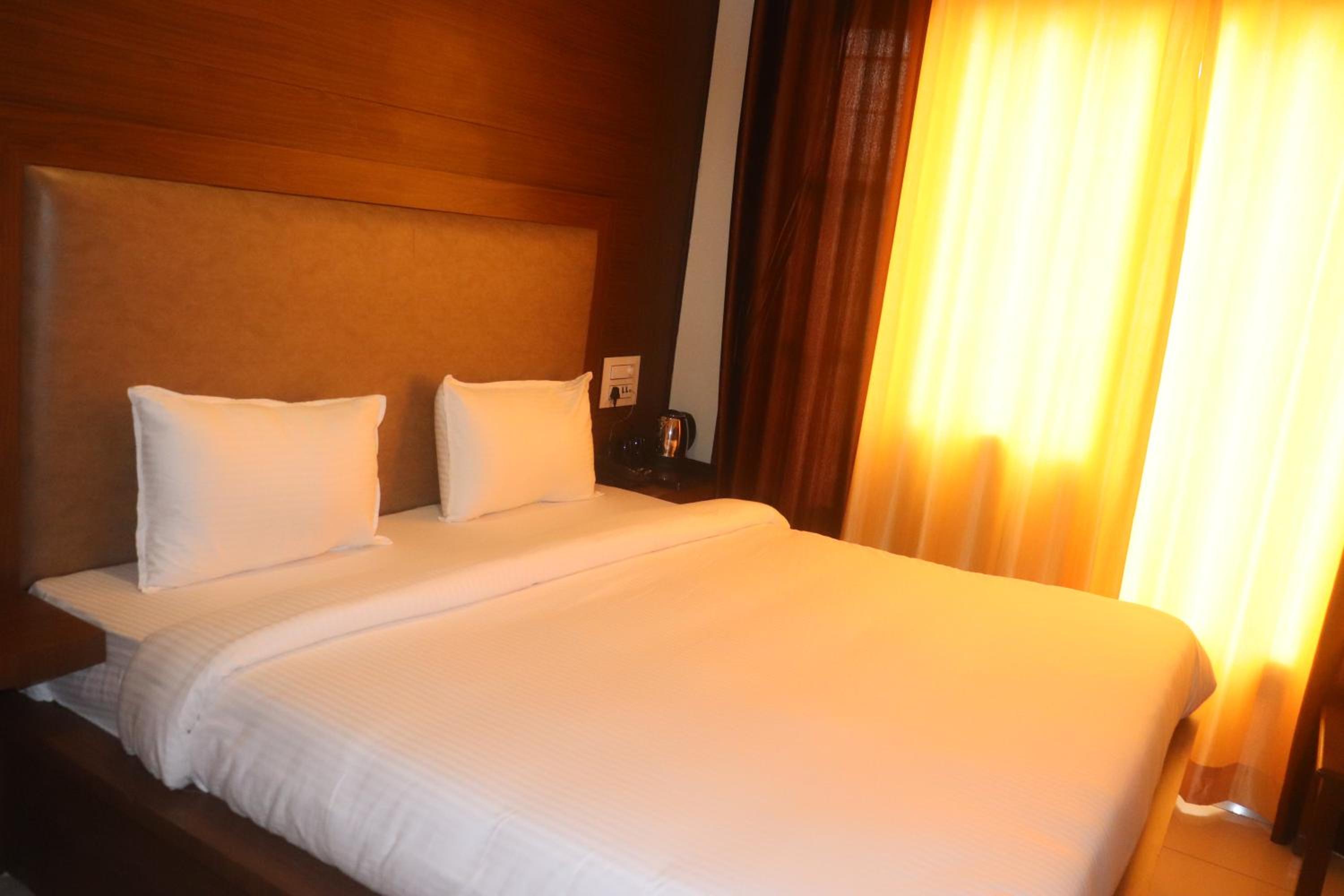 Deluxe Double Room - Photo 1