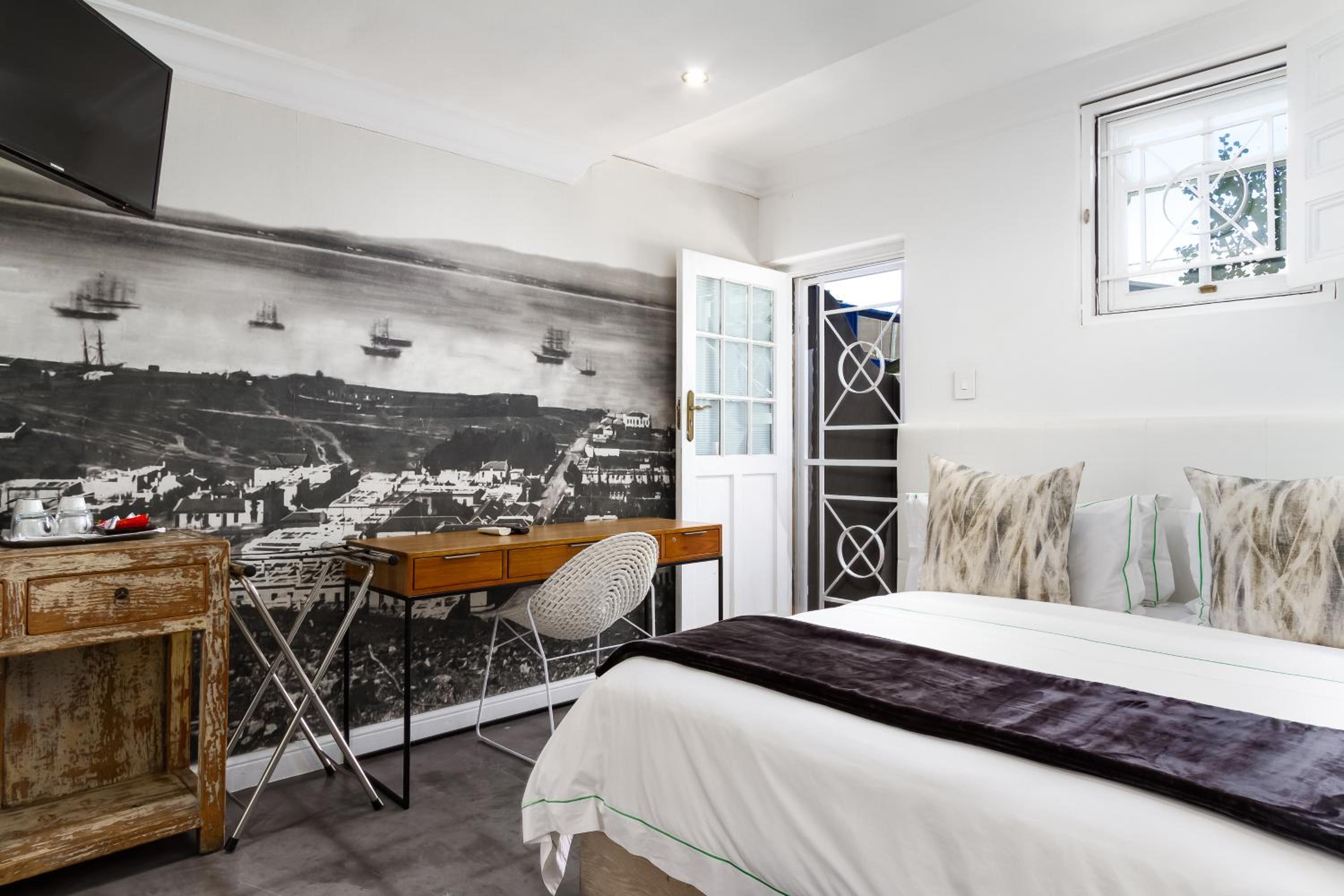 Double or Twin Room downstairs