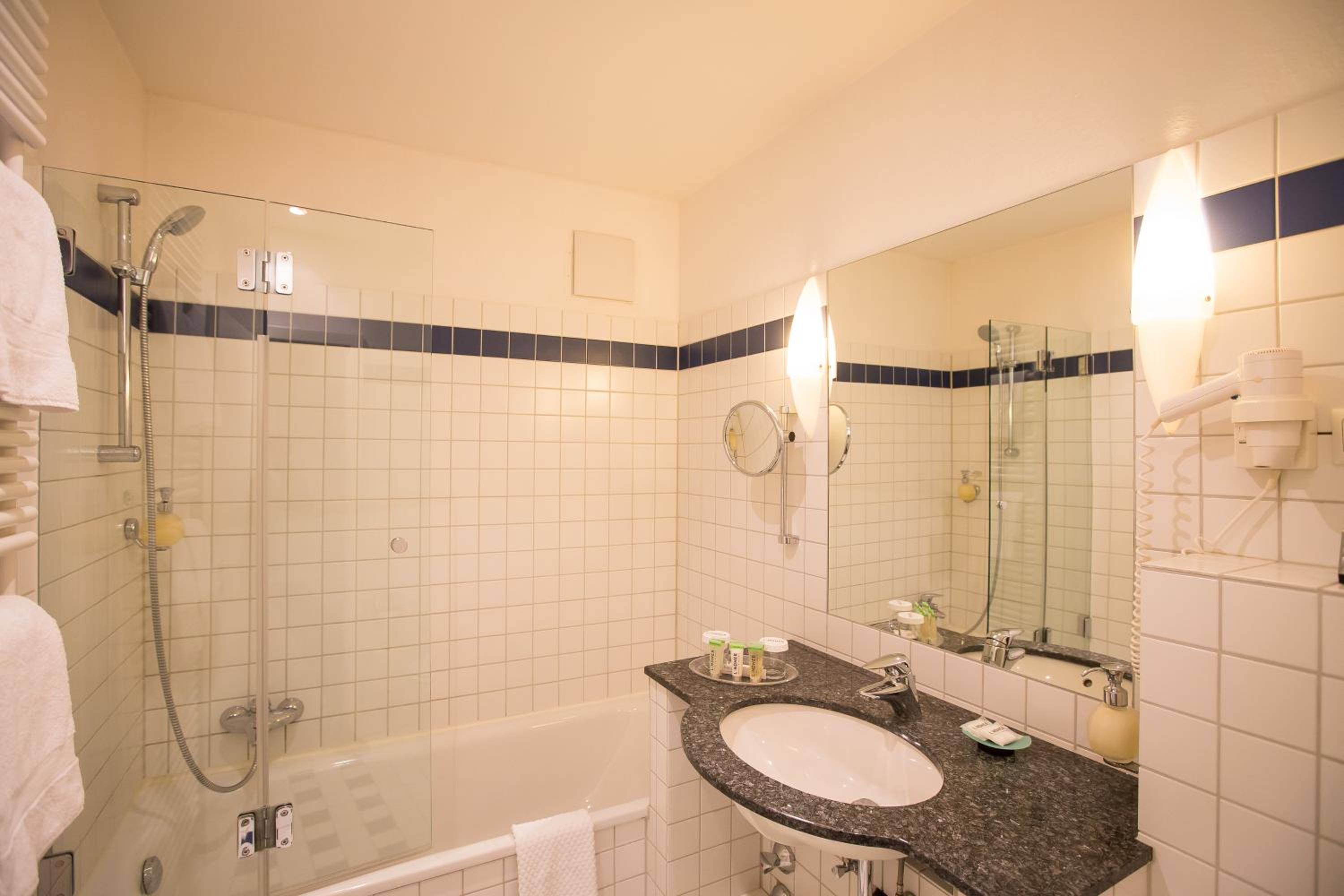 One-Bedroom Apartment thumbnail 5
