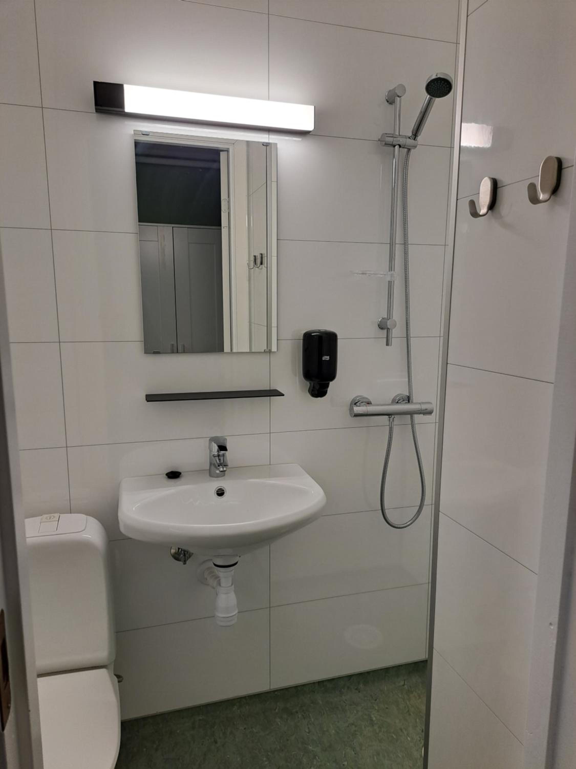 Double Room with Private Bathroom - Photo 5