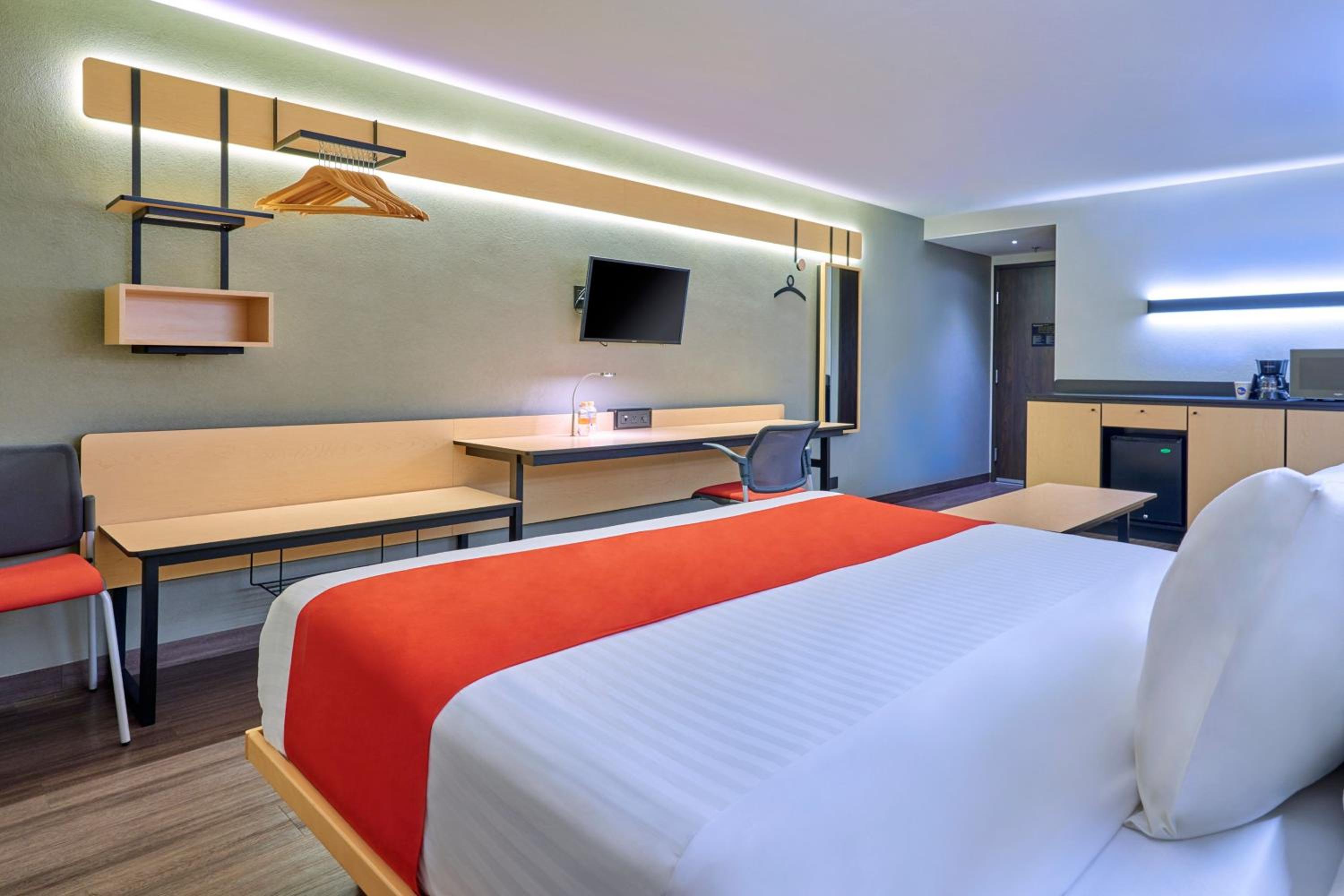 Superior Queen Room with Sofa Bed photo 2