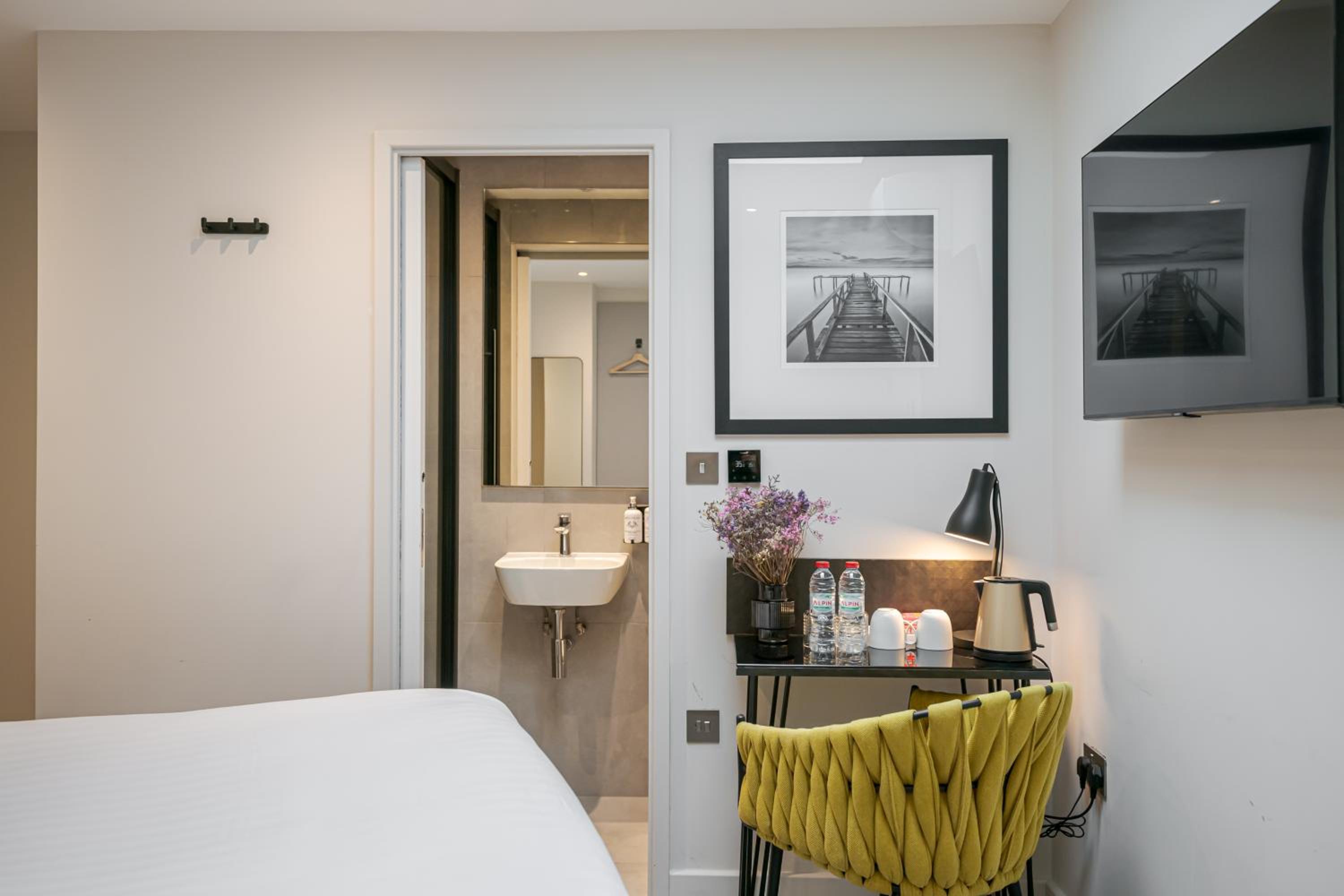 Standard Double Room photo 2