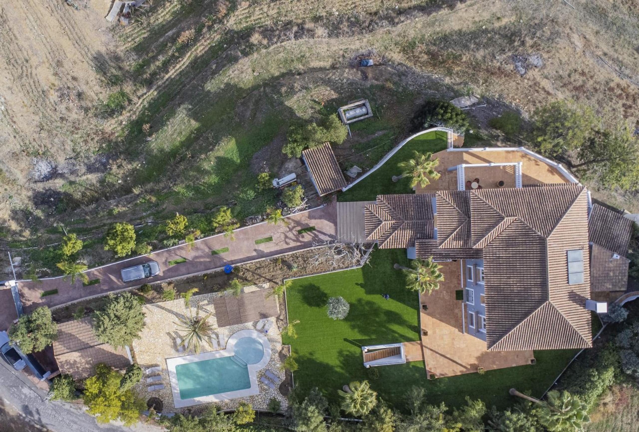Villa photo 3
