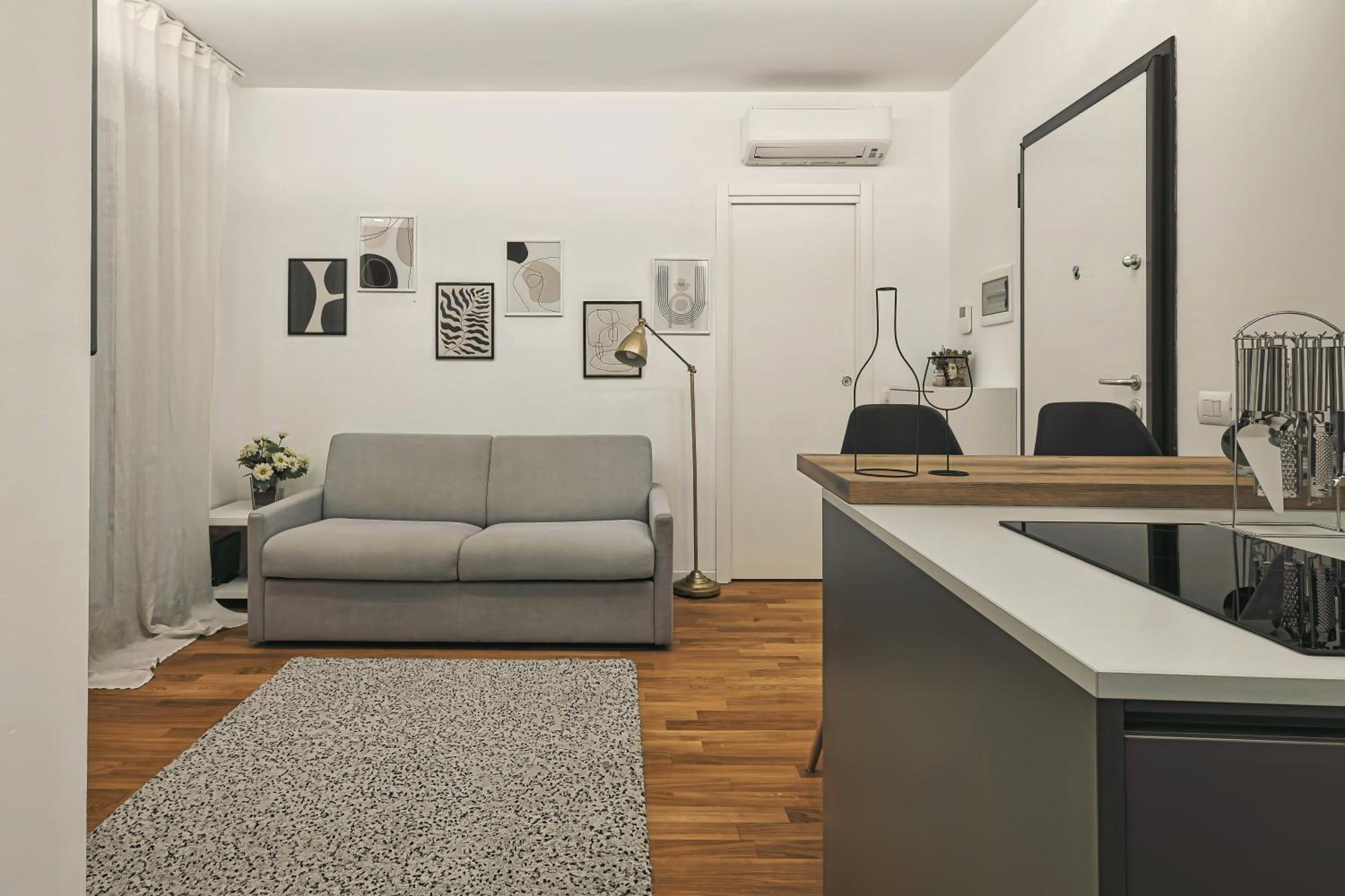 One-Bedroom Apartment