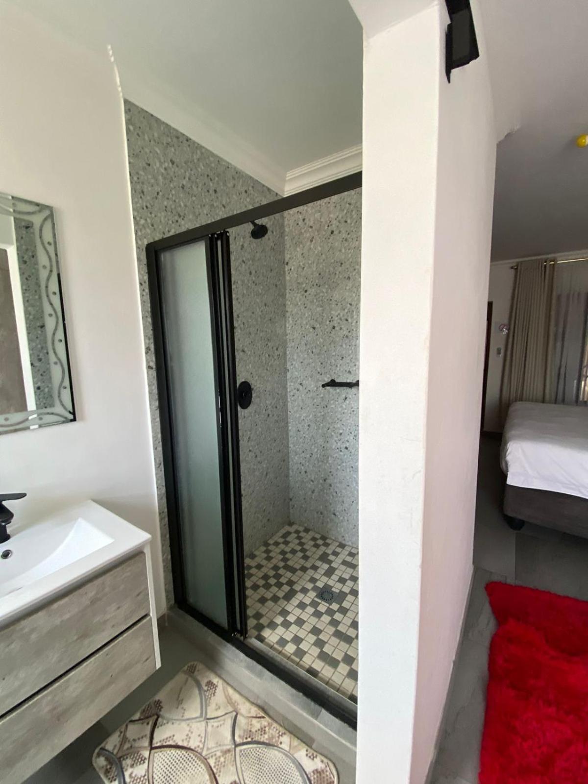 Standard Double Room photo 3