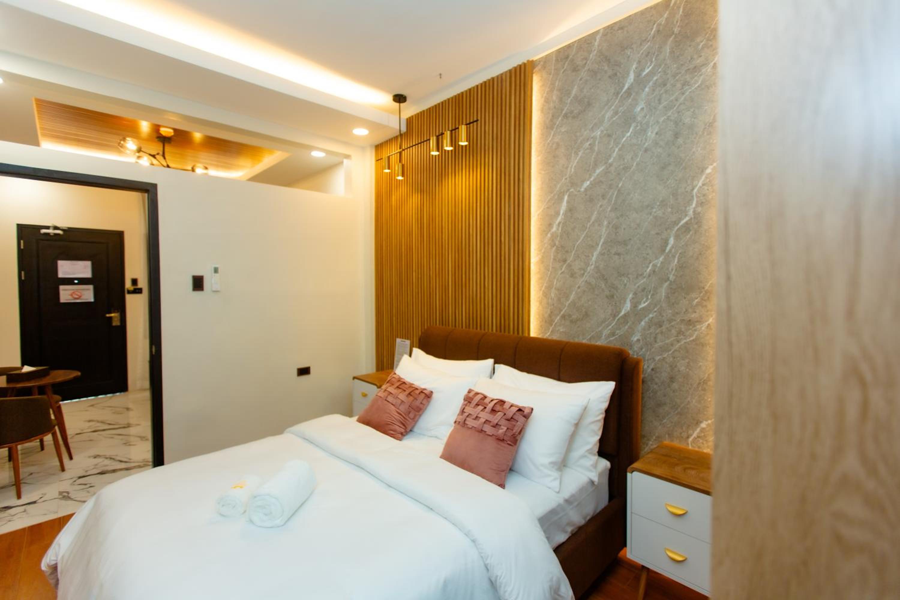 Standard Queen Room photo 3